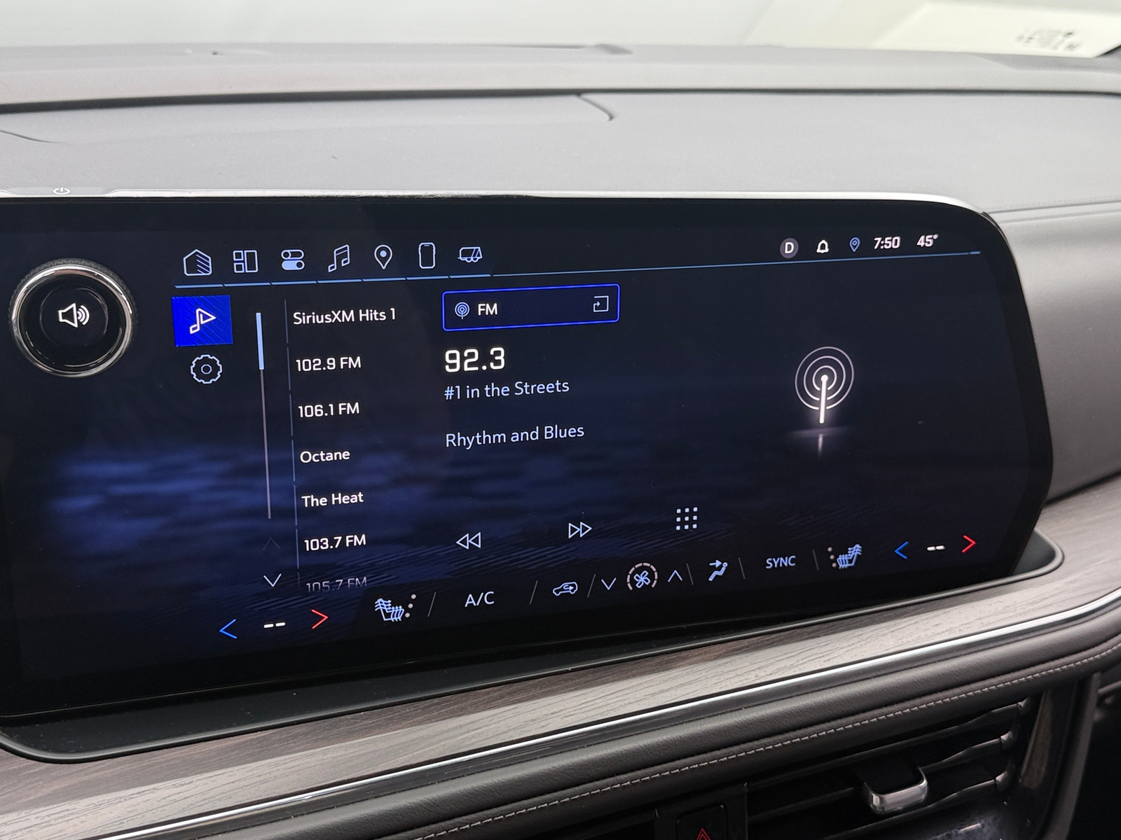 Thumbnail: 2025 Chevrolet Tahoe - 3