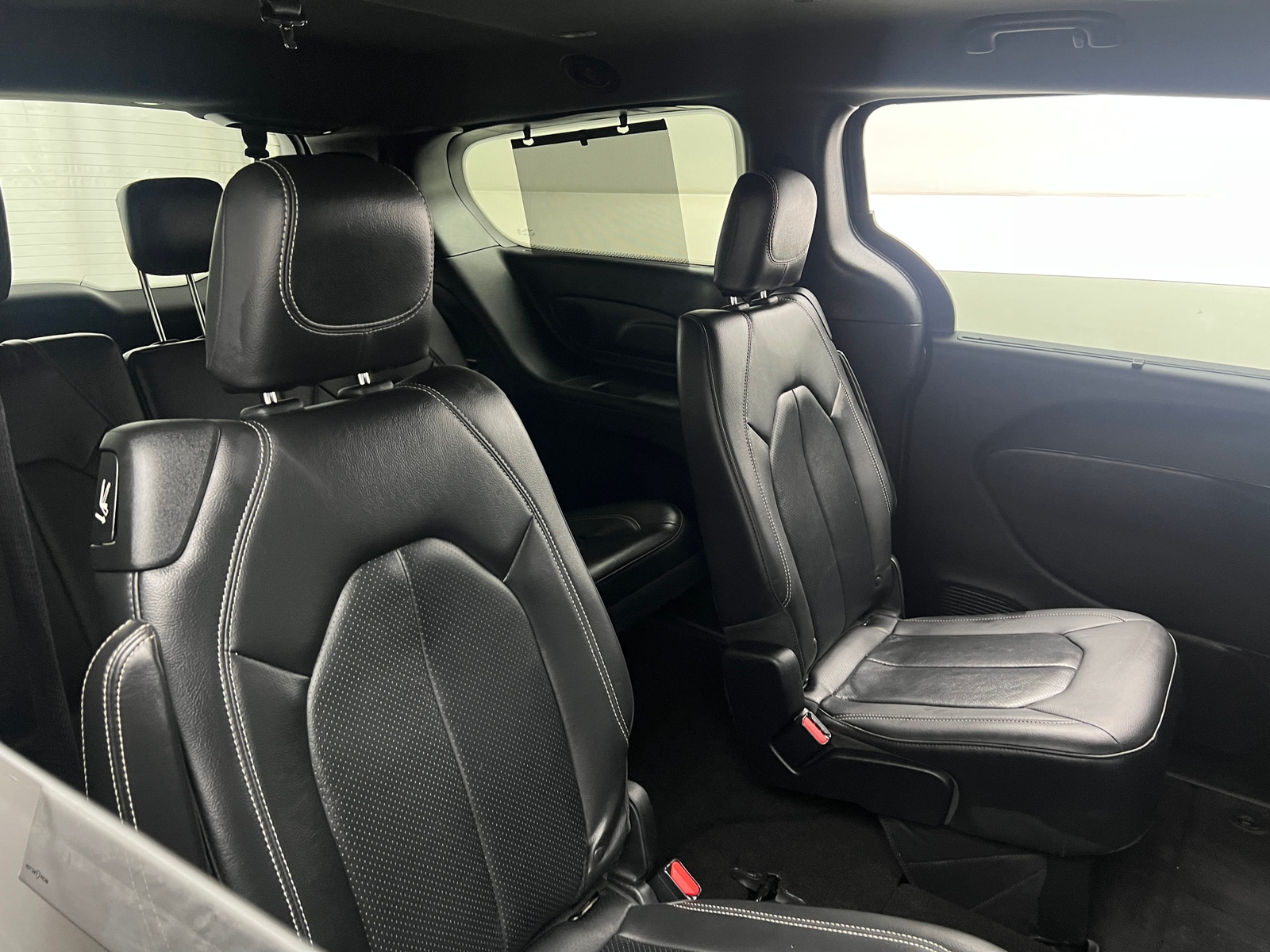 Thumbnail: 2018 Chrysler Pacifica - 5