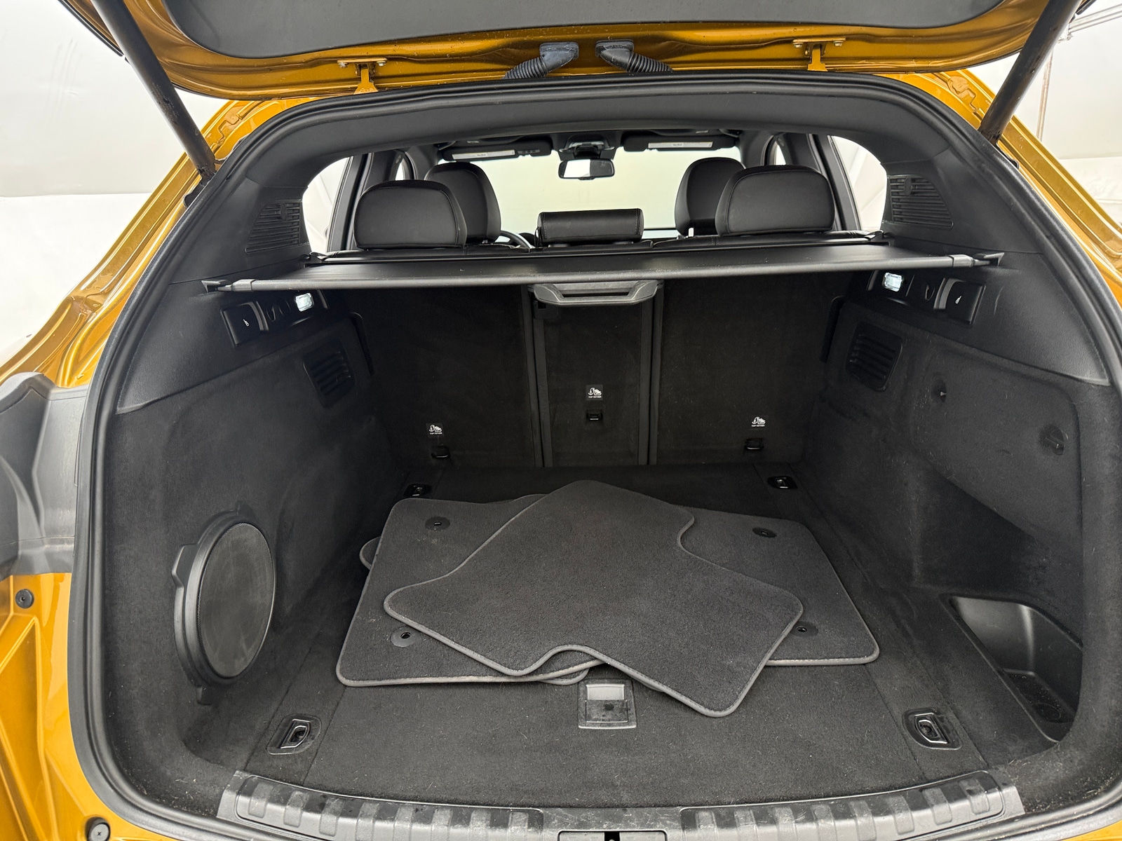 Thumbnail: 2023 Alfa Romeo Stelvio - 6