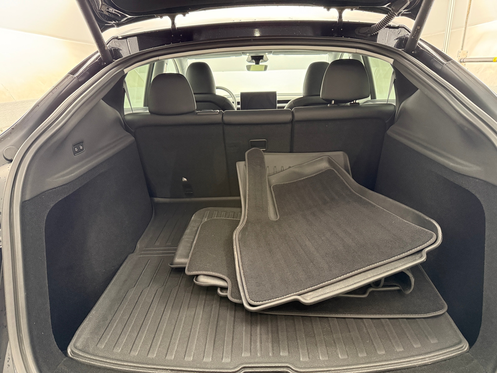 Thumbnail: 2026 Tesla Model Y - 6