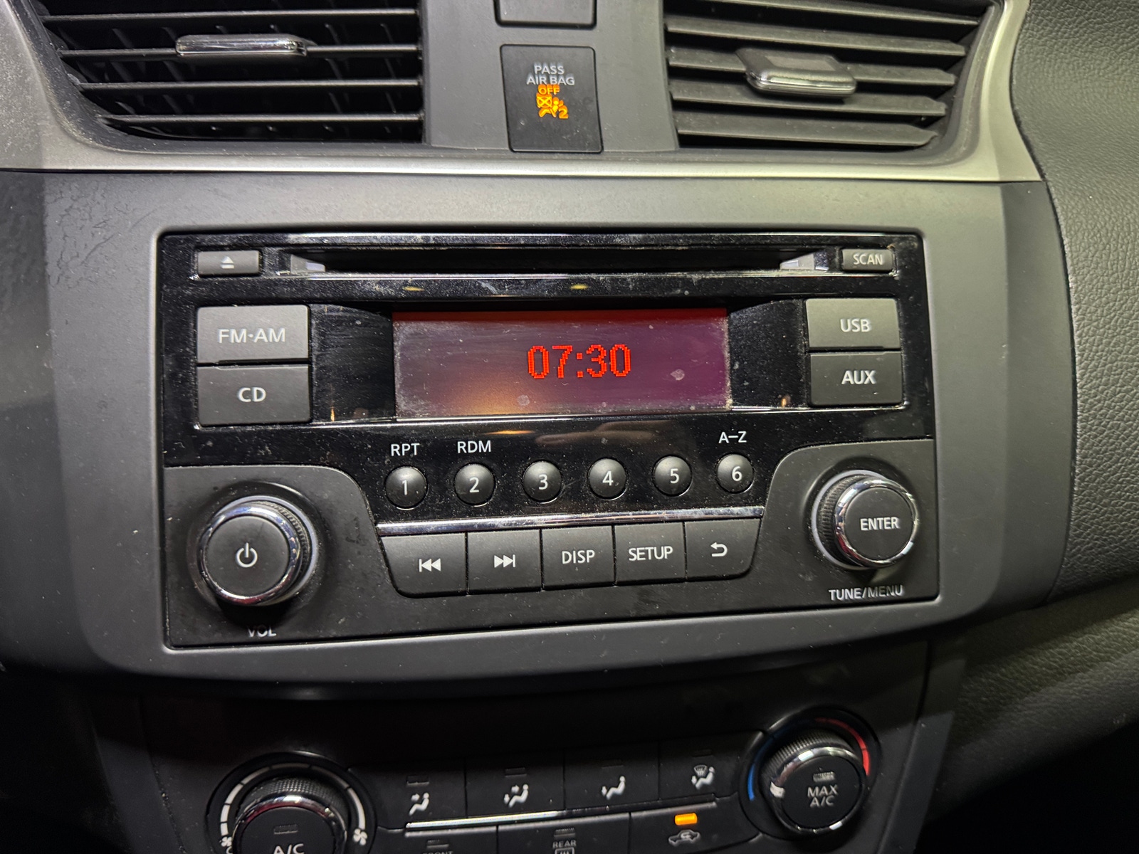 Thumbnail: 2017 Nissan Sentra - 4