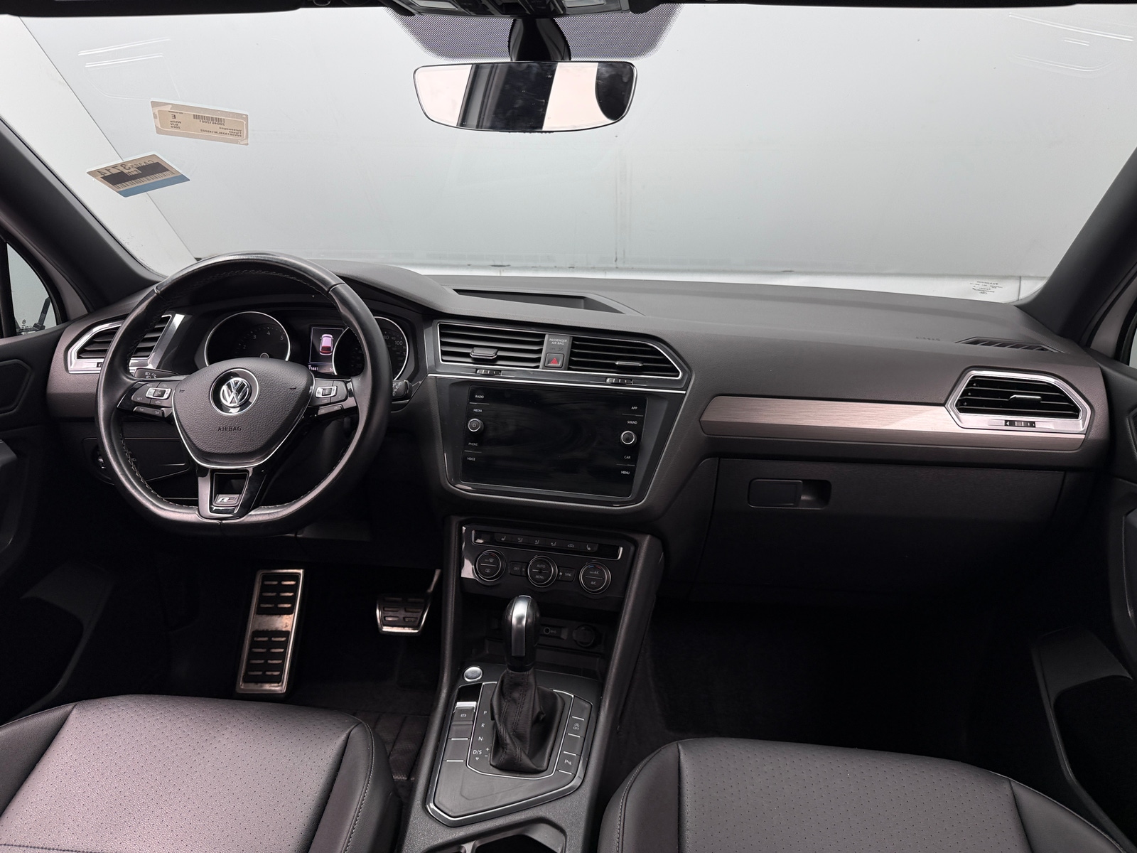 Thumbnail: 2020 Volkswagen Tiguan - 2