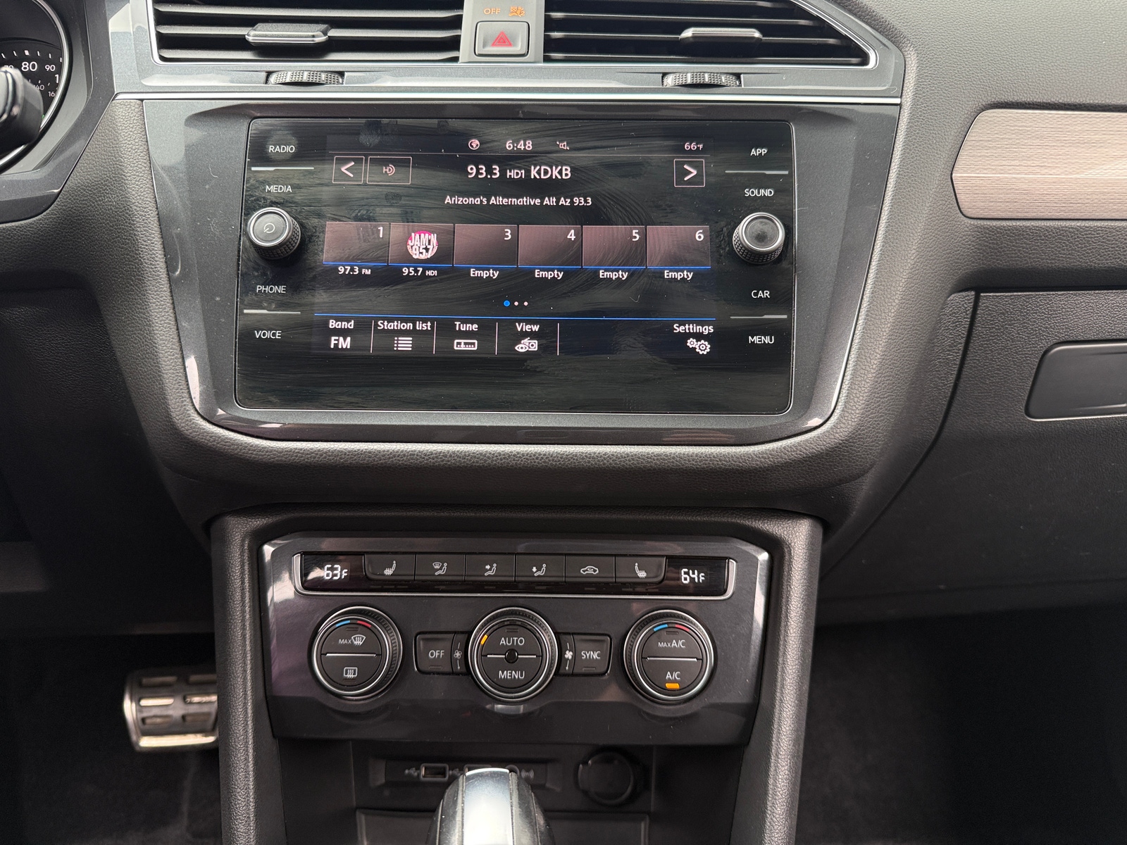 Thumbnail: 2020 Volkswagen Tiguan - 3