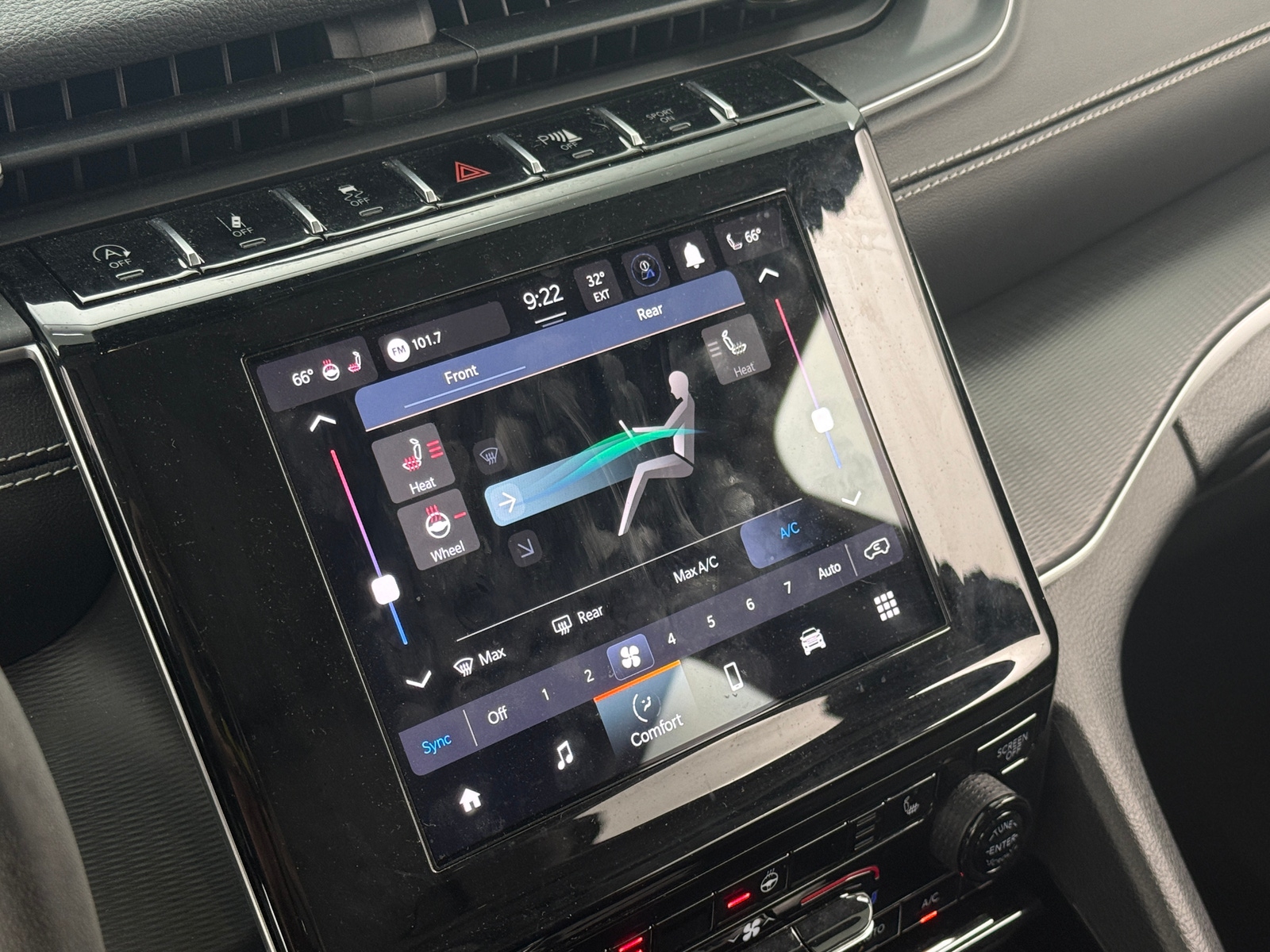 Thumbnail: 2023 Jeep Grand Cherokee L - 4