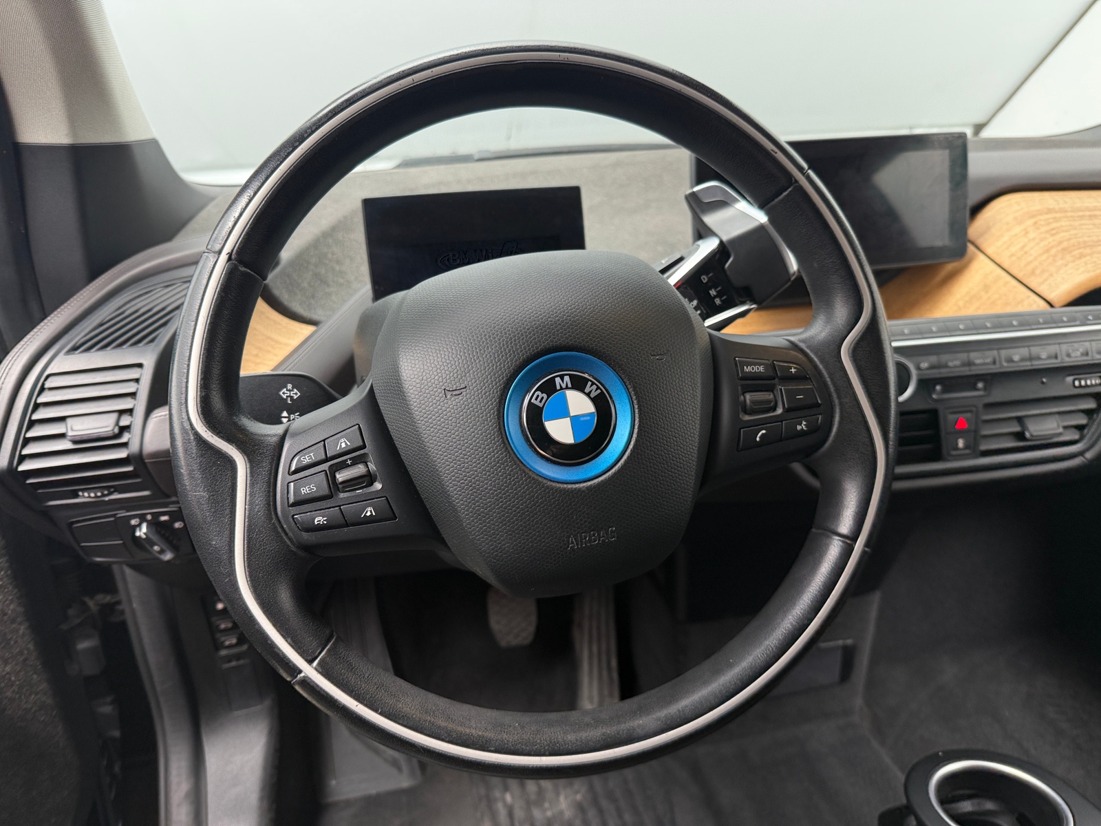 Thumbnail: 2016 BMW i3 - 4