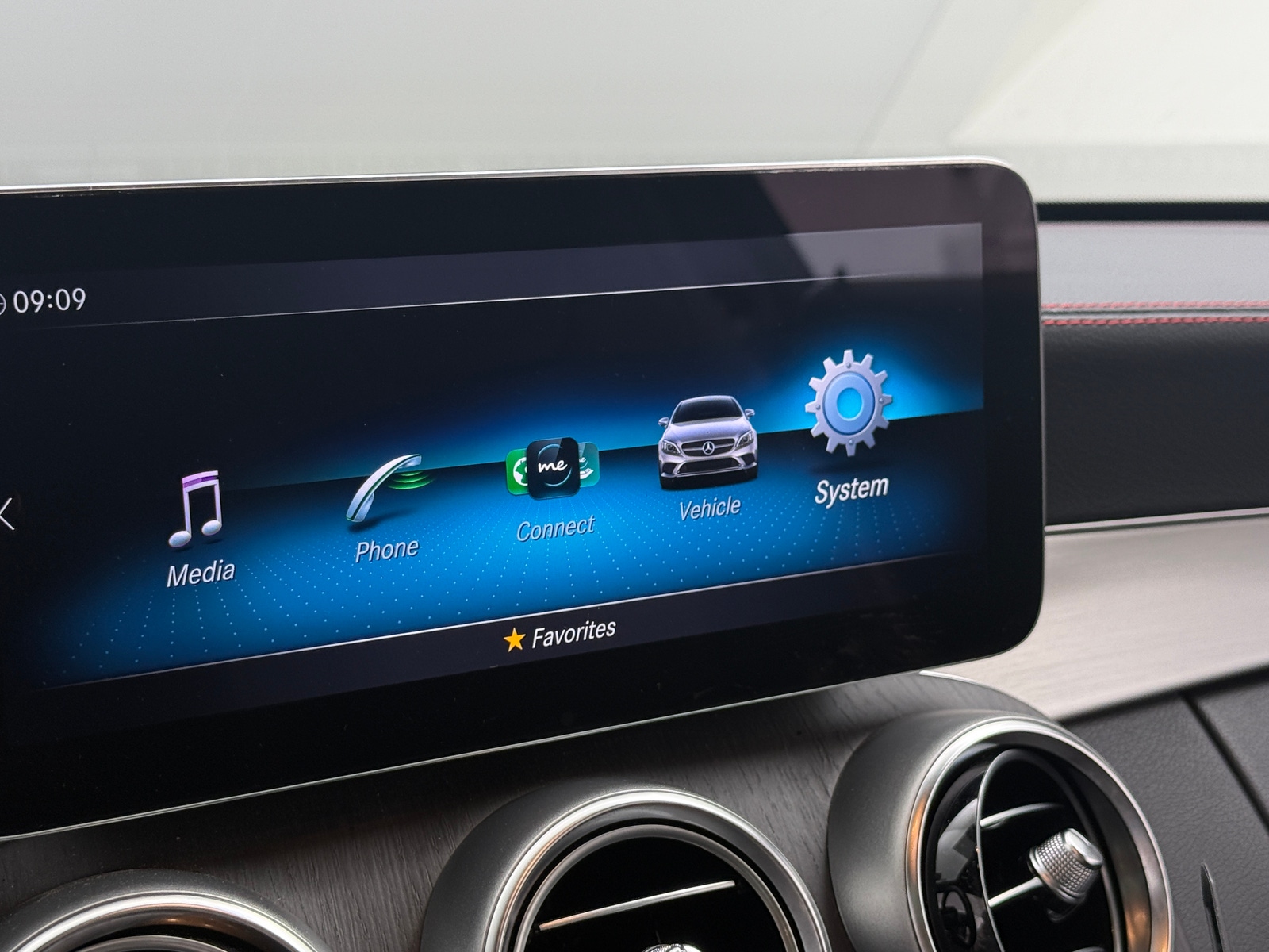 Thumbnail: 2023 Mercedes-Benz C-Class - 2