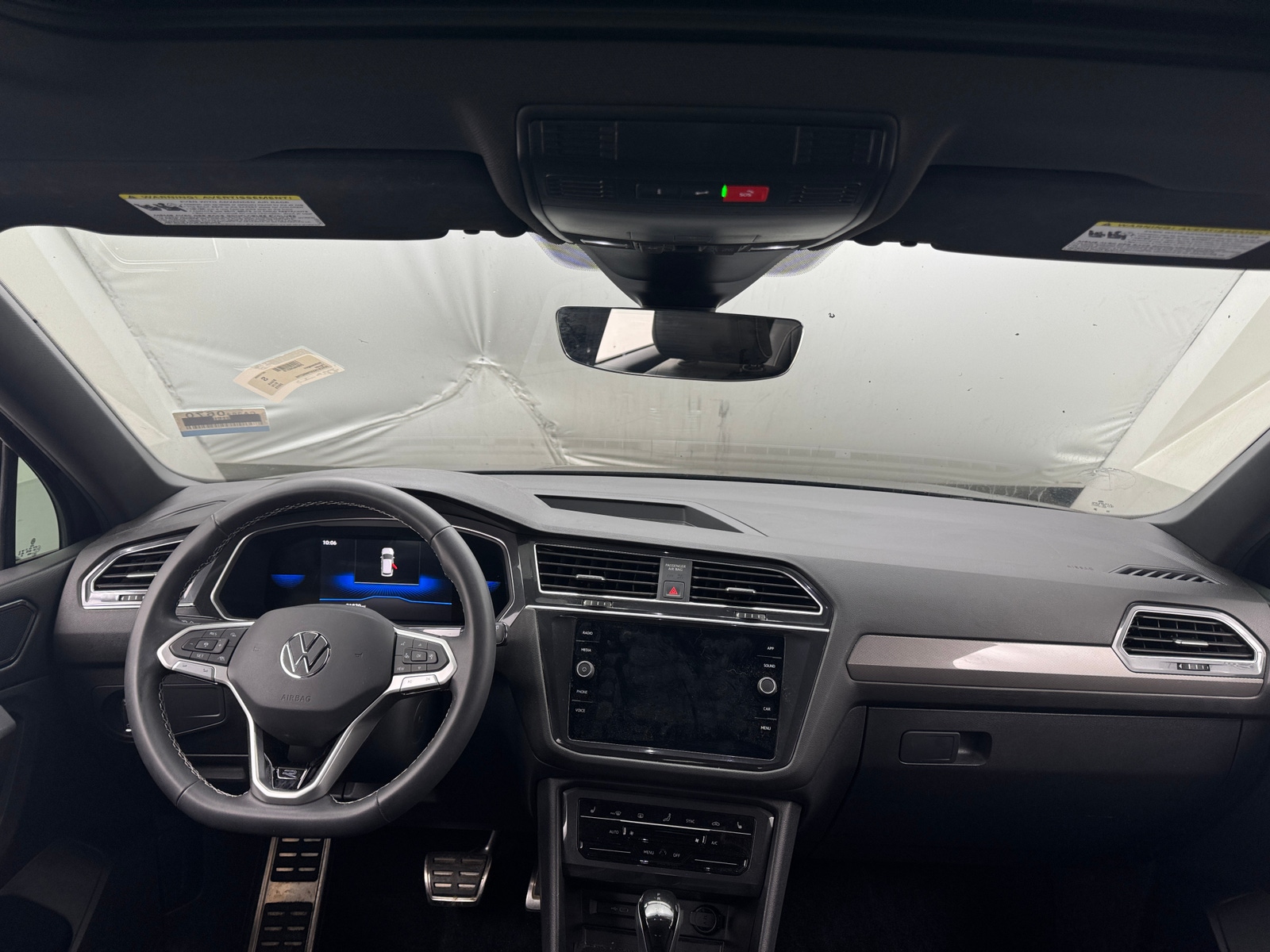 Thumbnail: 2023 Volkswagen Tiguan - 2