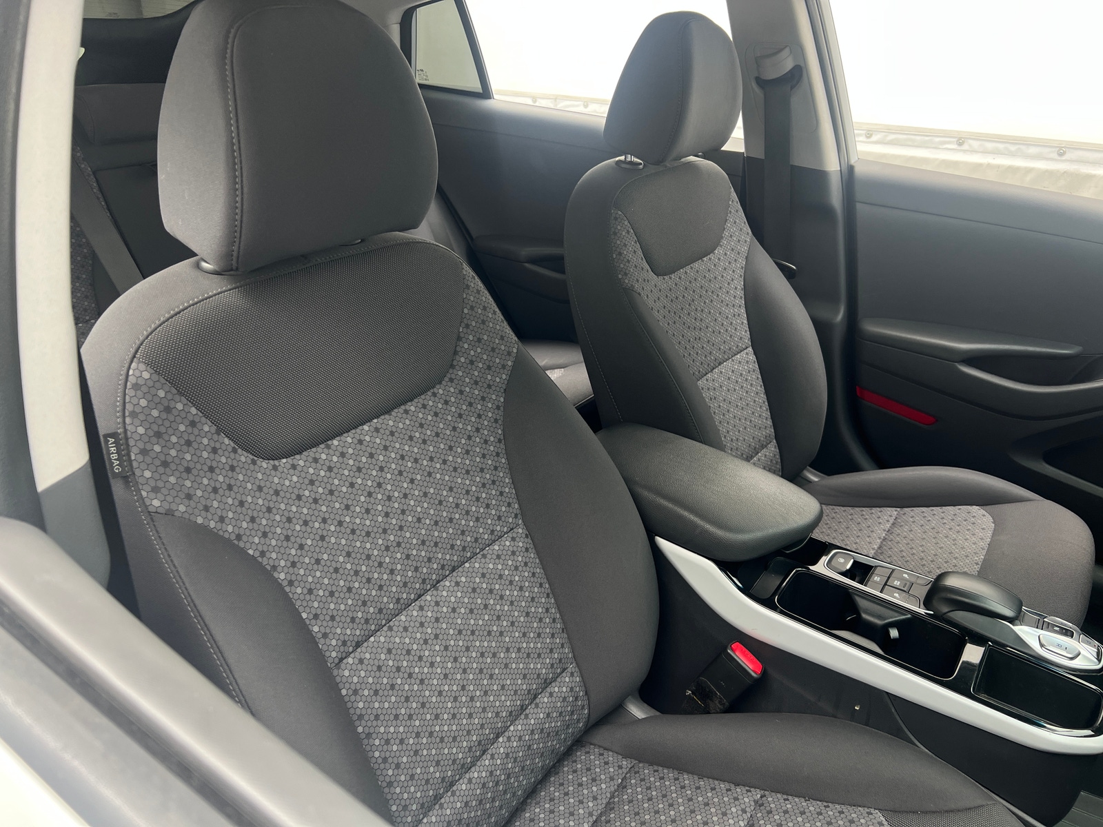 Thumbnail: 2019 Hyundai Ioniq - 2