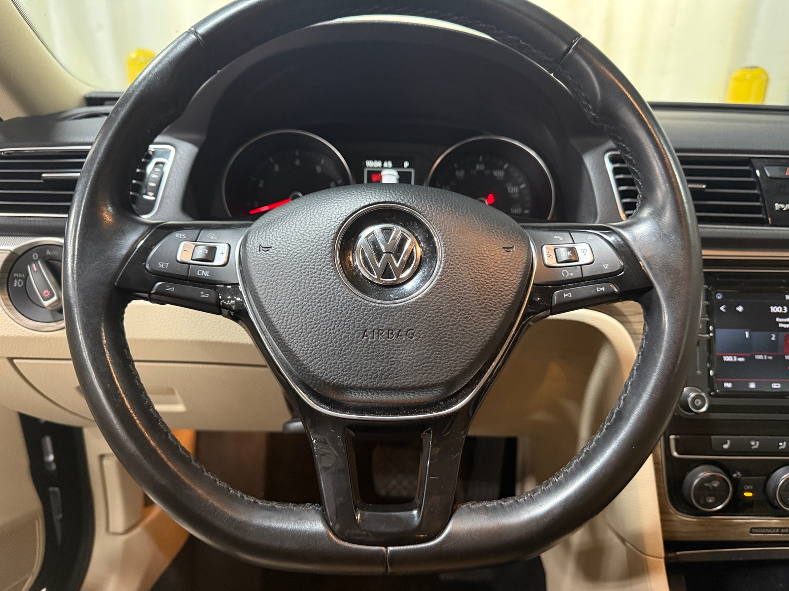 Thumbnail: 2018 Volkswagen Passat - 4