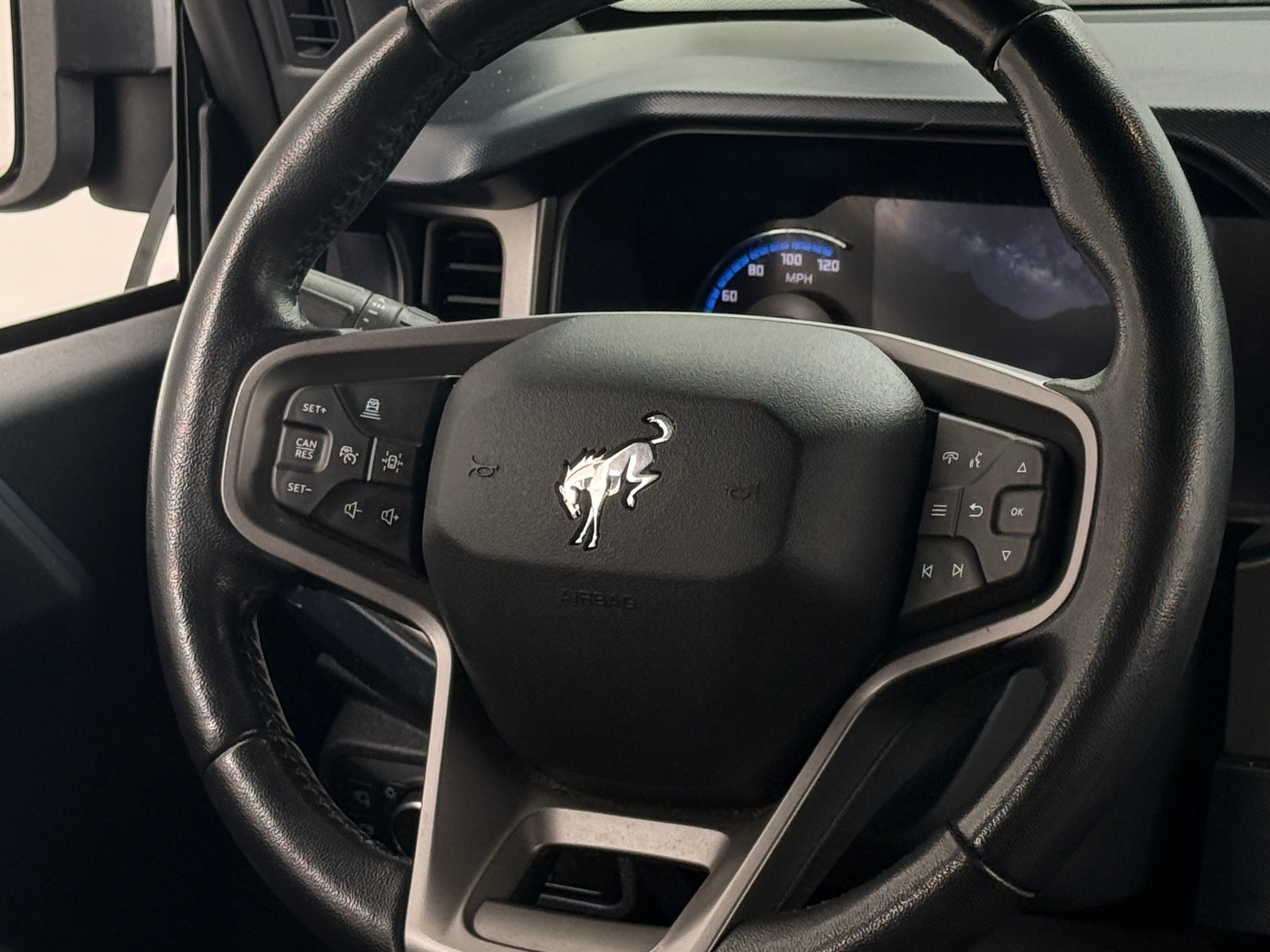 Thumbnail: 2022 Ford Bronco - 5