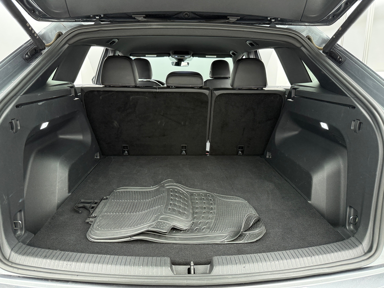 Thumbnail: 2025 Volkswagen Atlas - 6