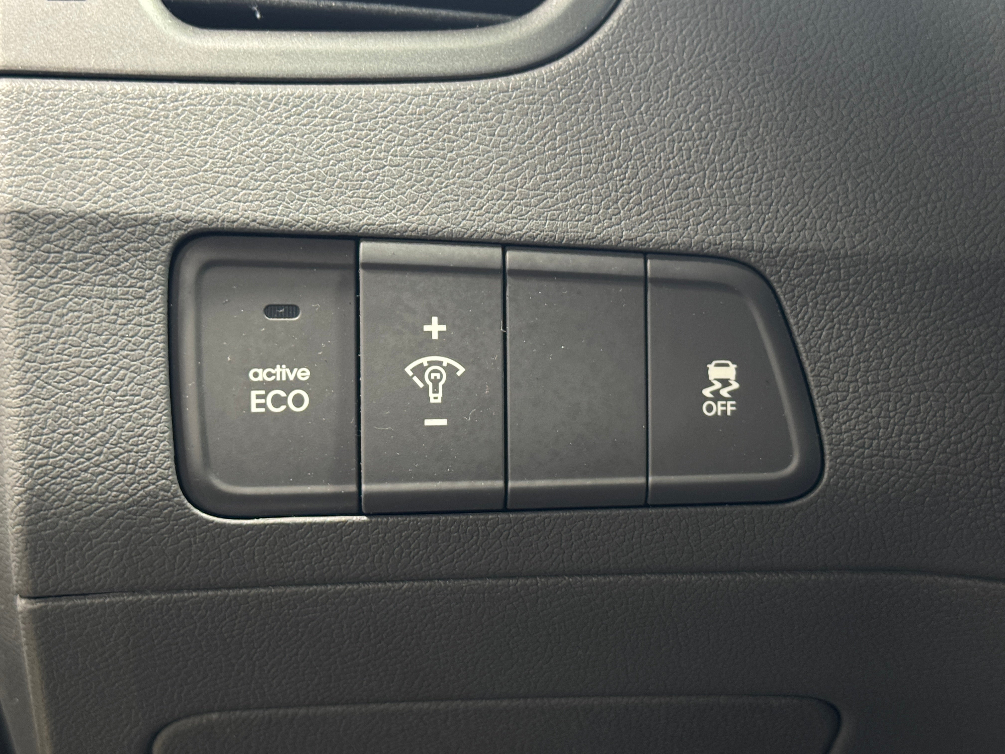 Used 2013 Hyundai Elantra Limited with VIN KMHDH4AE0DU924928 for sale in Pewaukee, WI