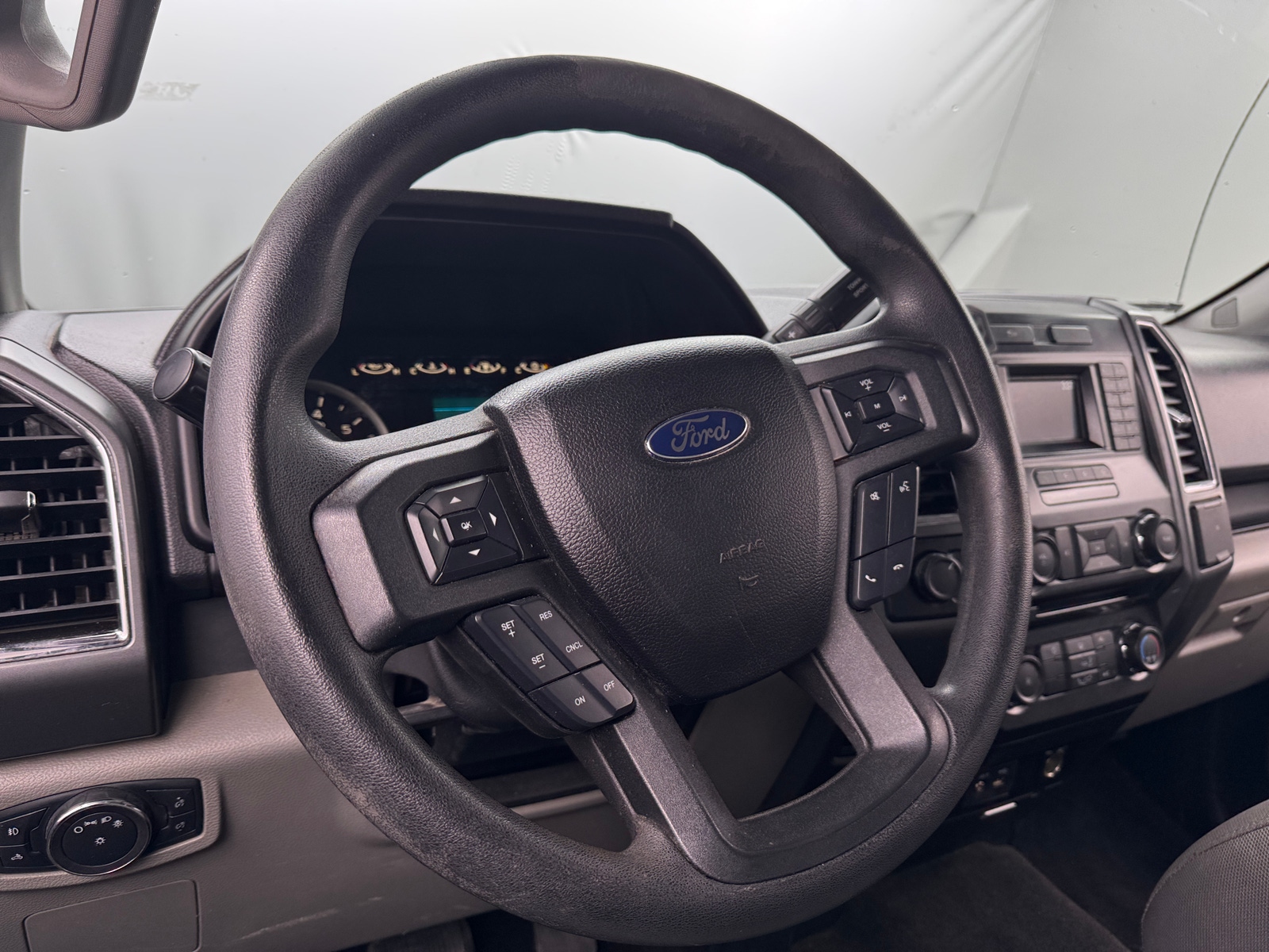 Thumbnail: 2015 Ford Econoline - 5