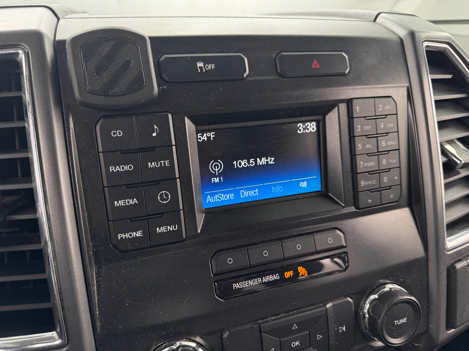 Thumbnail: 2015 Ford Econoline - 4