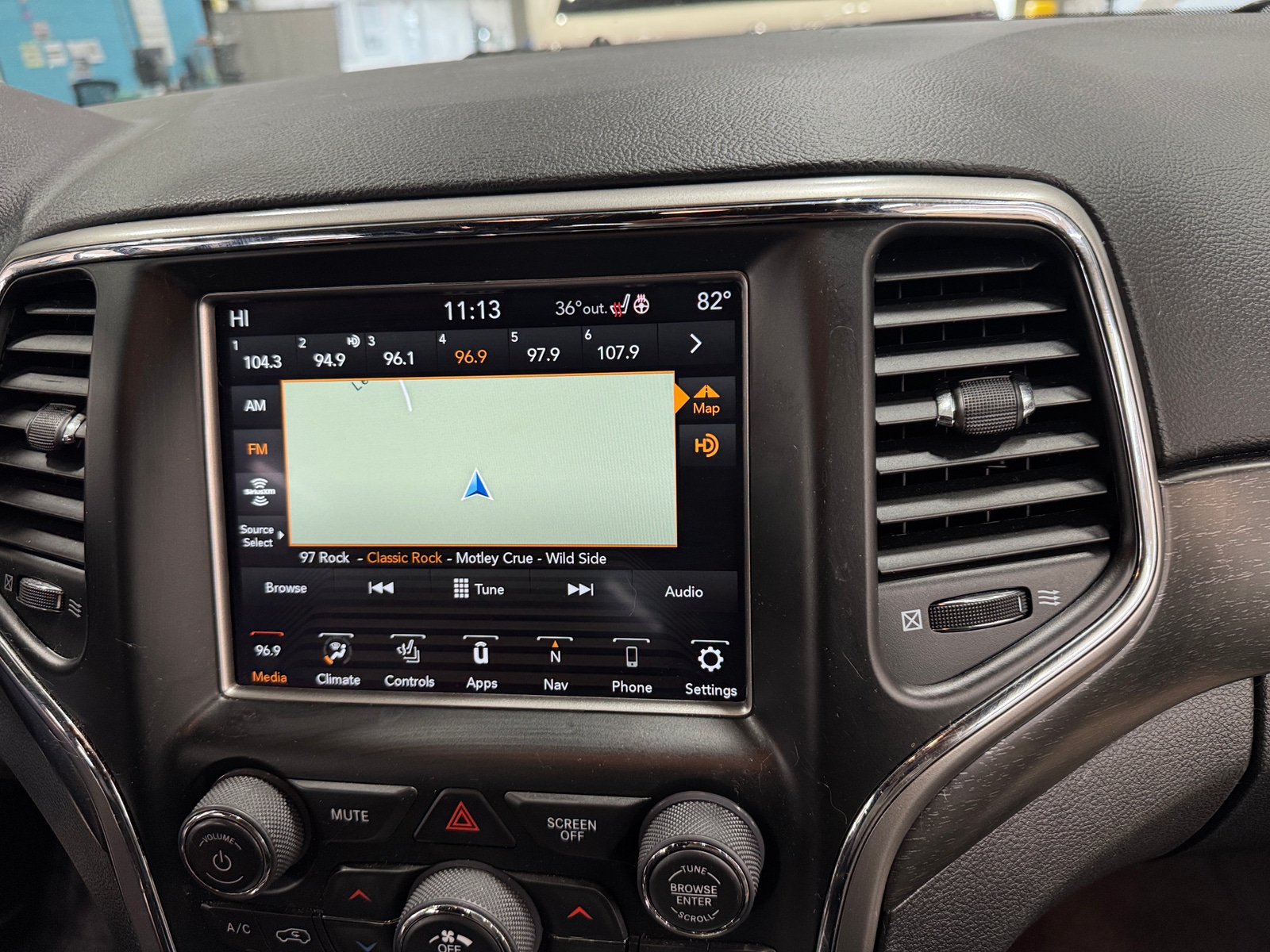 Thumbnail: 2018 Jeep Grand Cherokee - 3