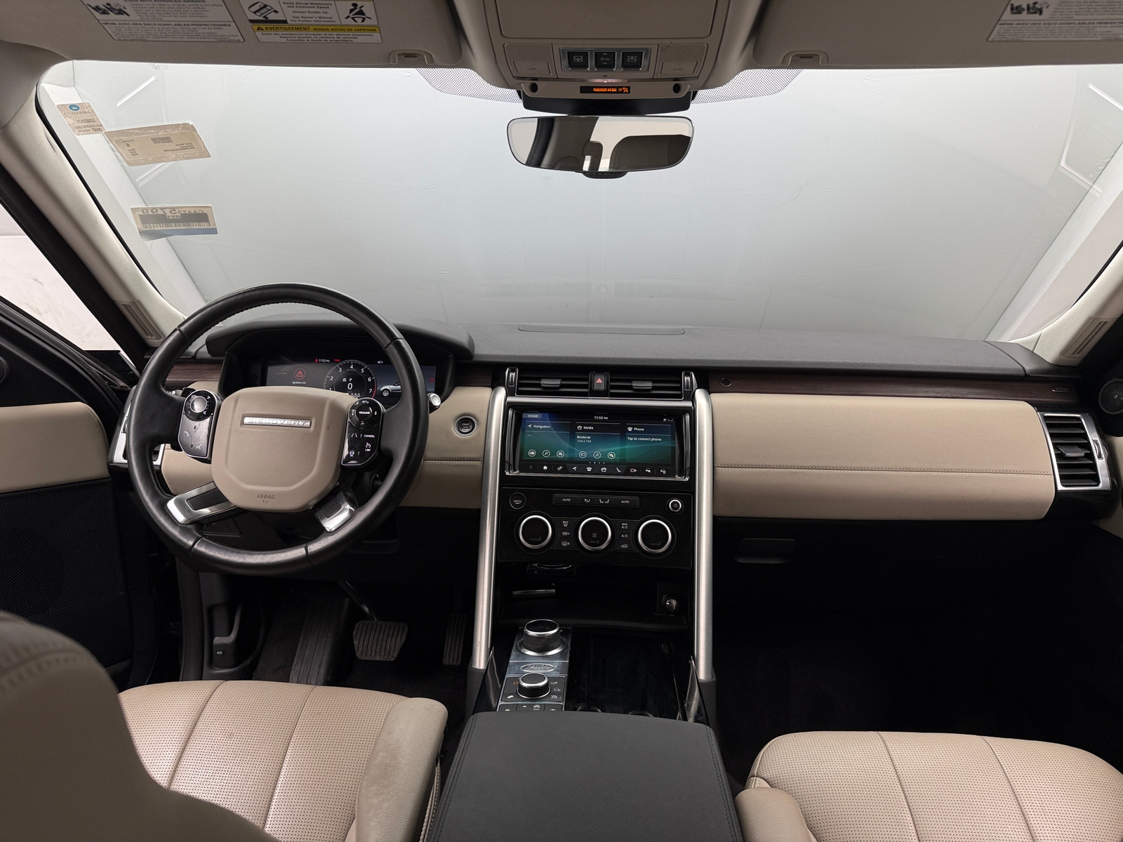 Thumbnail: 2020 Land Rover Discovery - 2