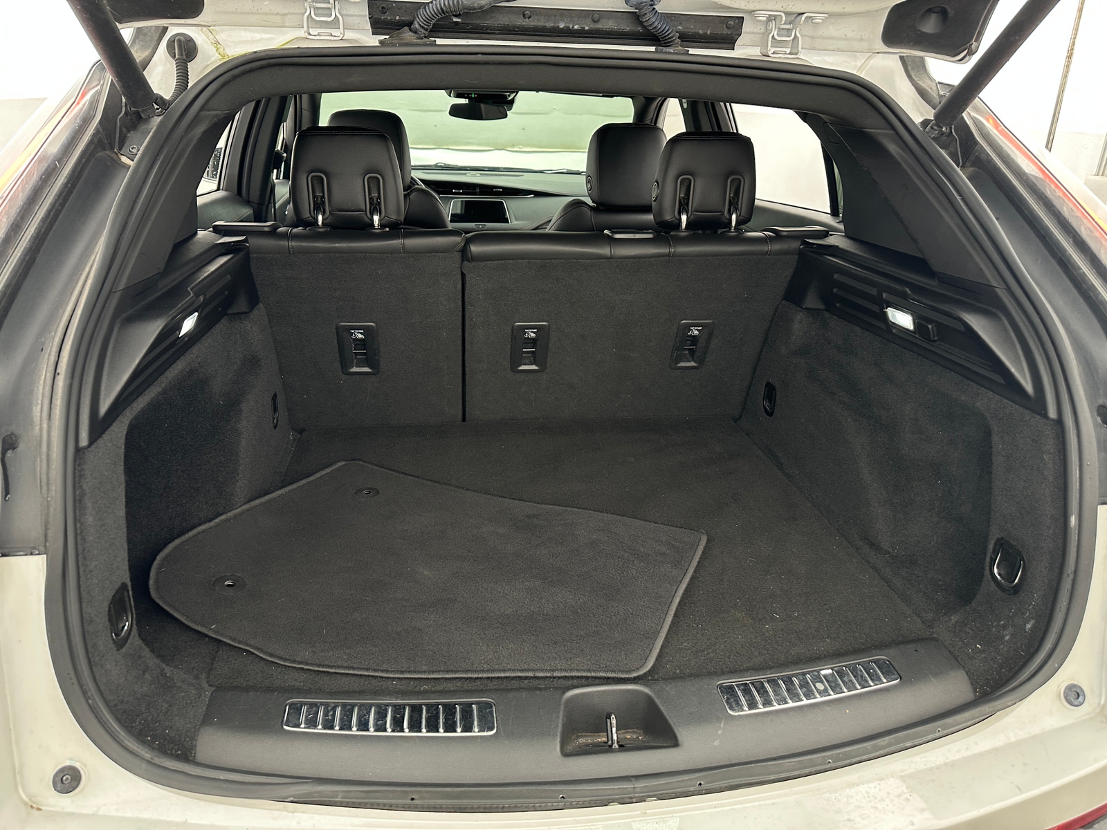 Thumbnail: 2020 Cadillac XT4 - 6