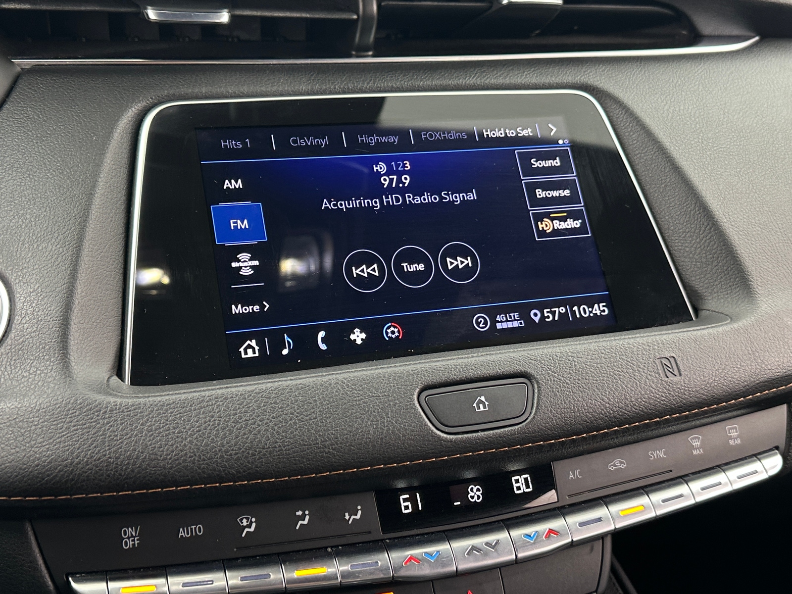 Thumbnail: 2020 Cadillac XT4 - 3