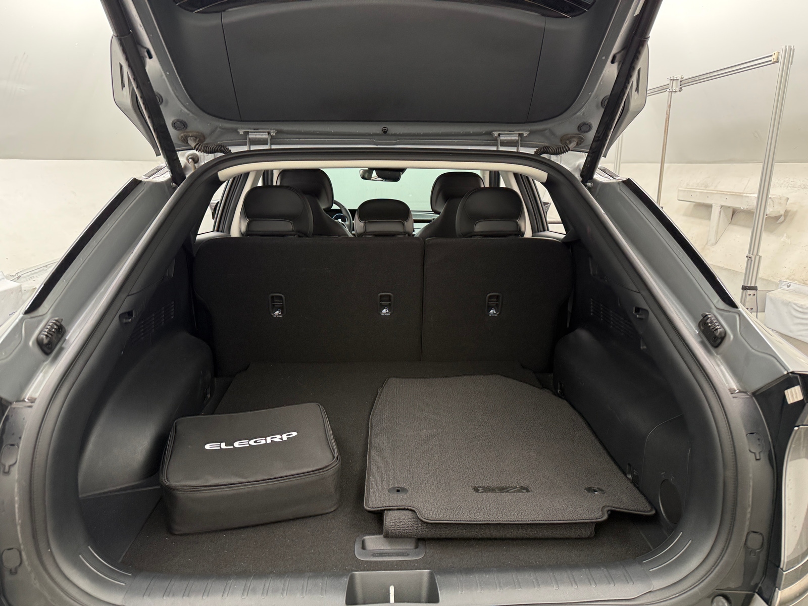 Thumbnail: 2022 Kia EV6 - 6