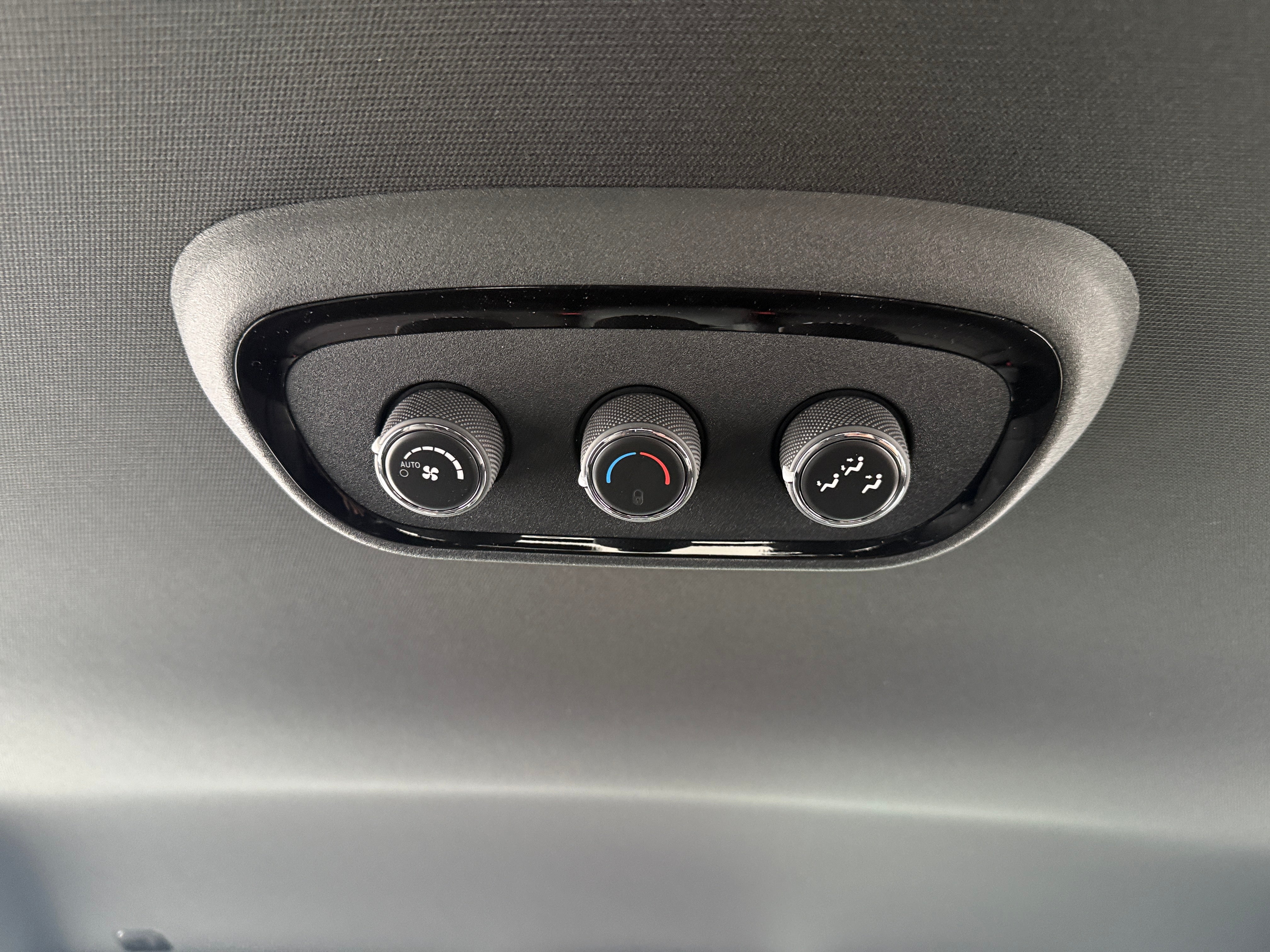 2026 Dodge Durango GT HEMI V8 - Photo 5