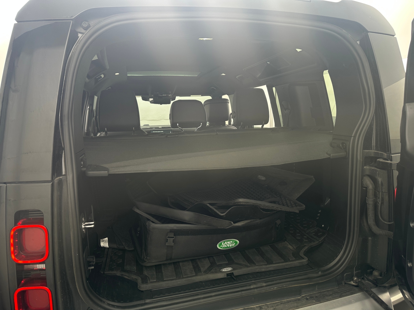 Thumbnail: 2024 Land Rover Defender - 6