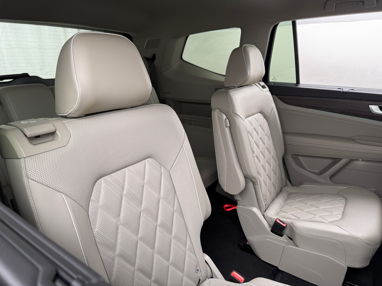 Thumbnail: 2024 Volkswagen Atlas - 5