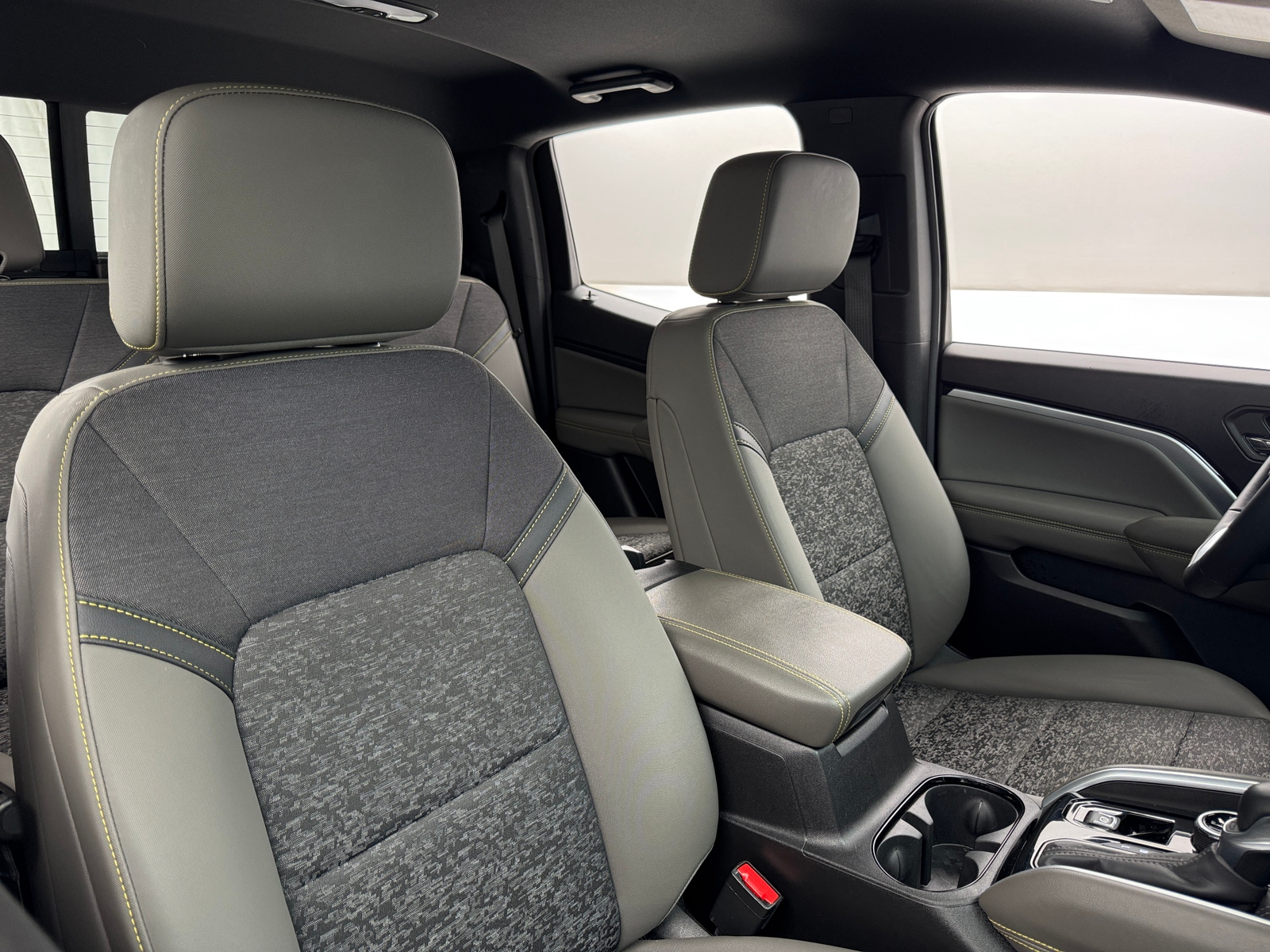 Thumbnail: 2024 Chevrolet Colorado - 2