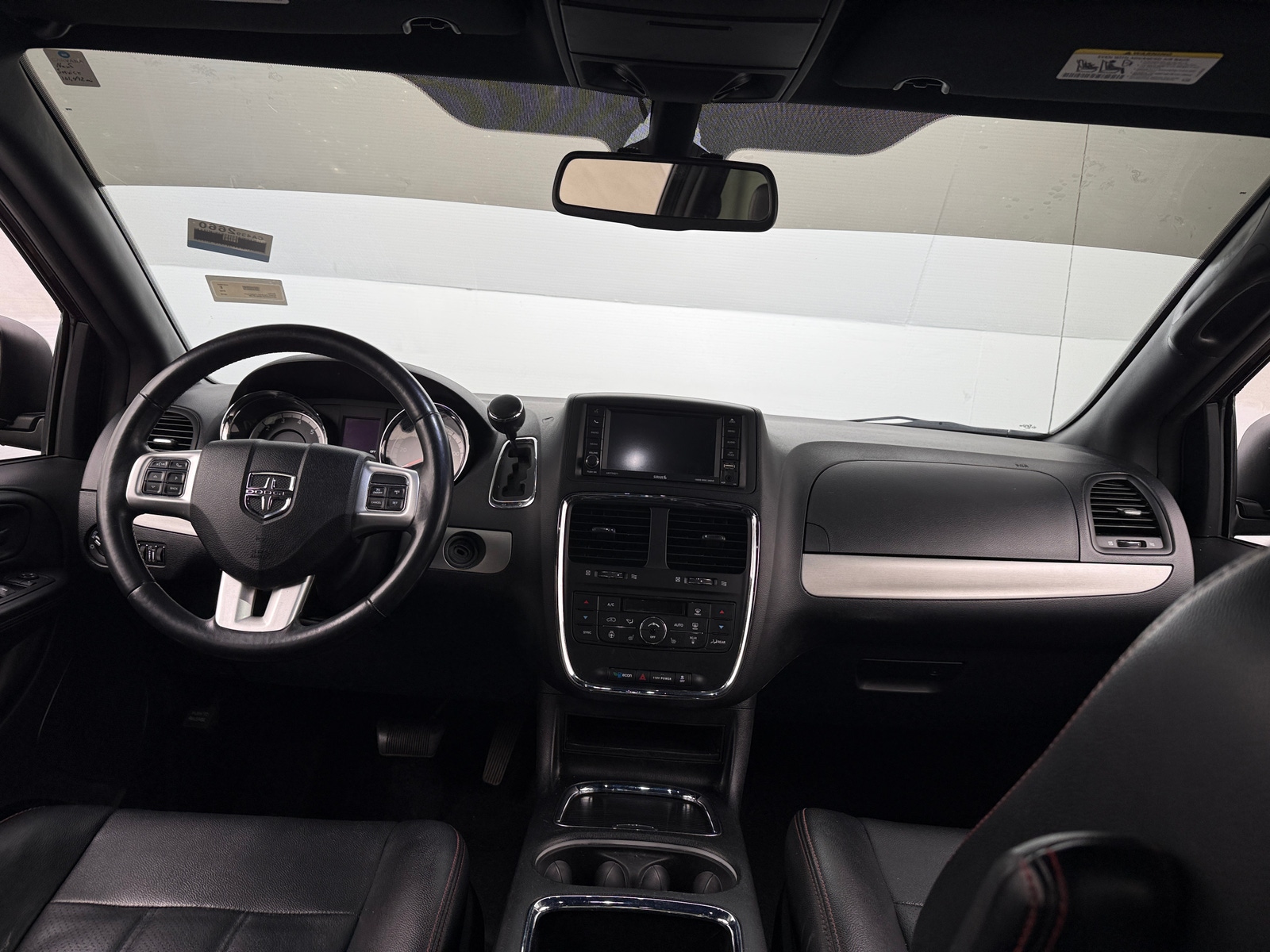 Thumbnail: 2019 Dodge Grand Caravan - 2