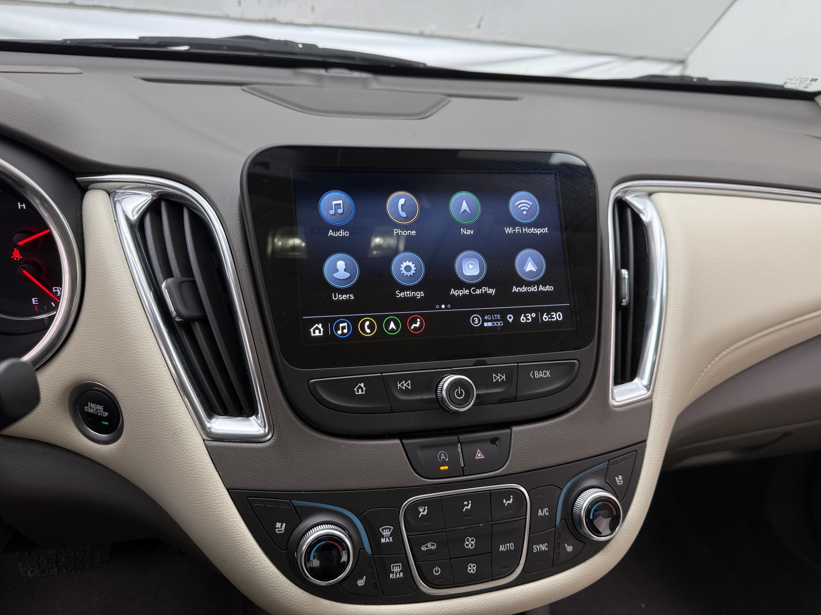 Thumbnail: 2024 Chevrolet Malibu - 3