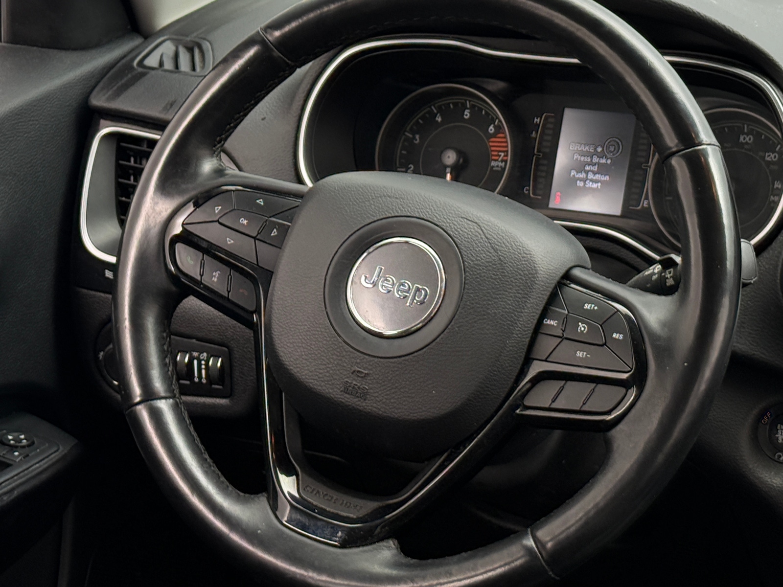 Thumbnail: 2019 Jeep Cherokee - 5