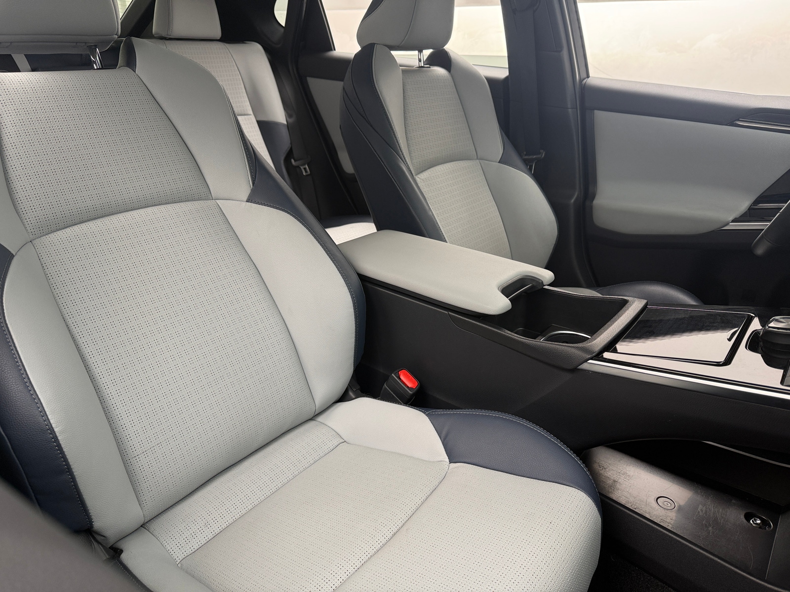 Thumbnail: 2023 Subaru Solterra - 2