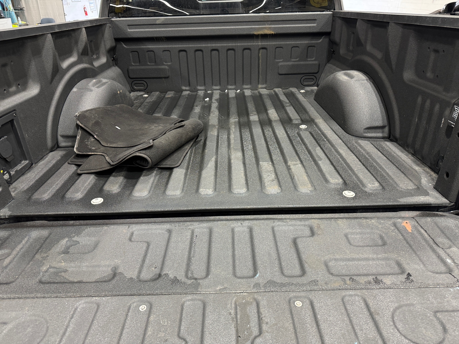 Thumbnail: 2022 Ford Econoline - 7