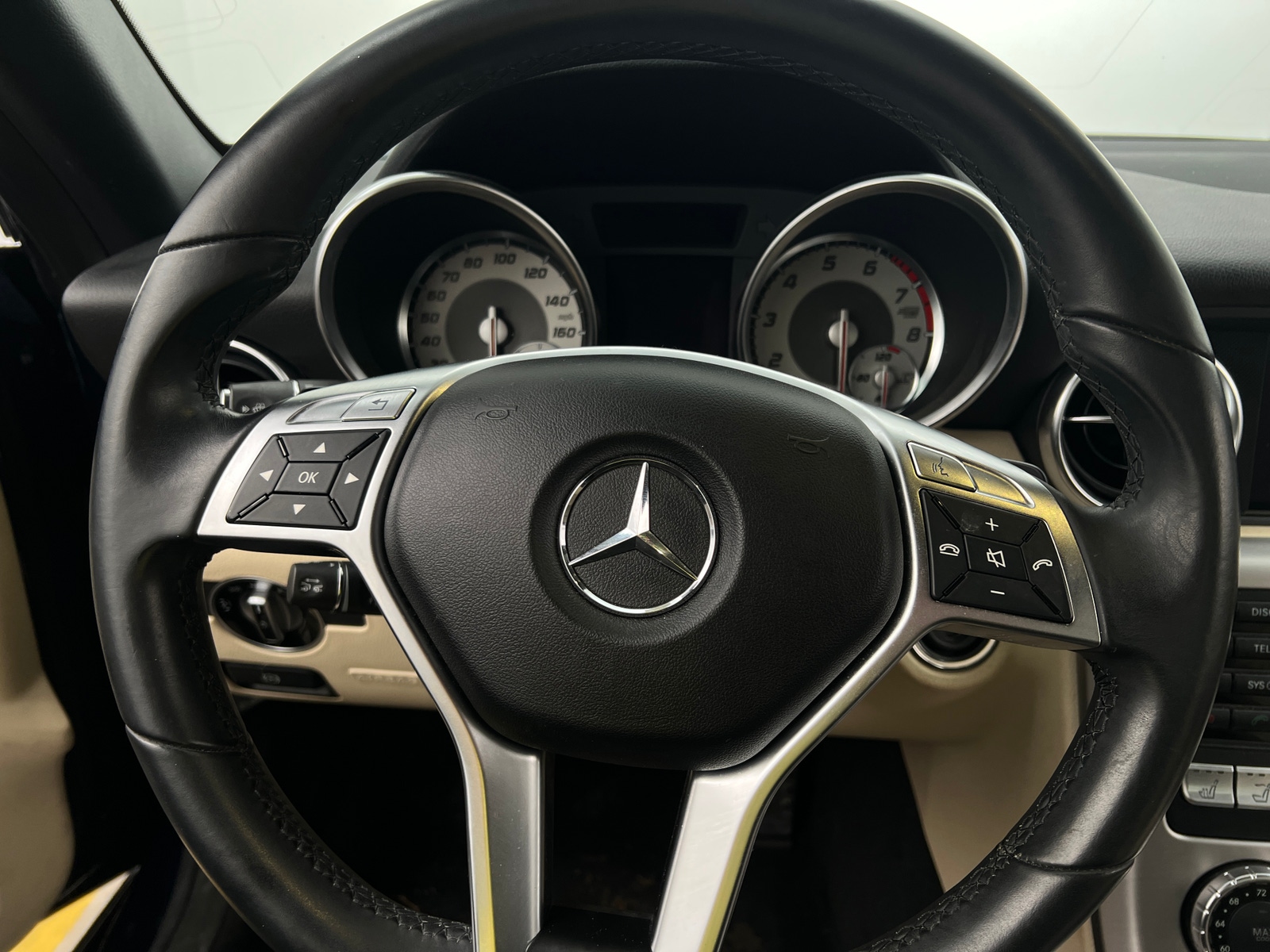 Thumbnail: 2013 Mercedes-Benz SLK - 3