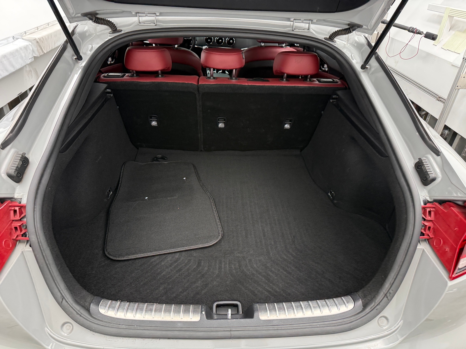 Thumbnail: 2022 Kia Stinger - 6