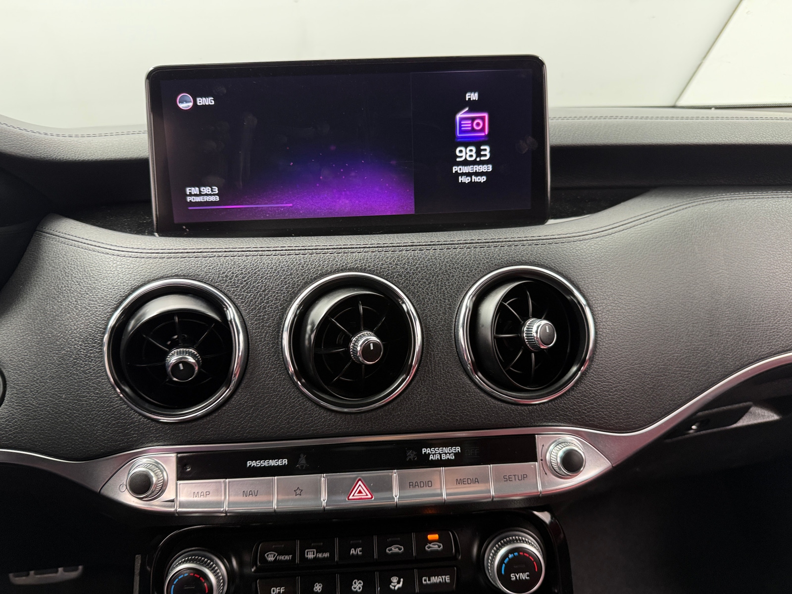 Thumbnail: 2022 Kia Stinger - 3