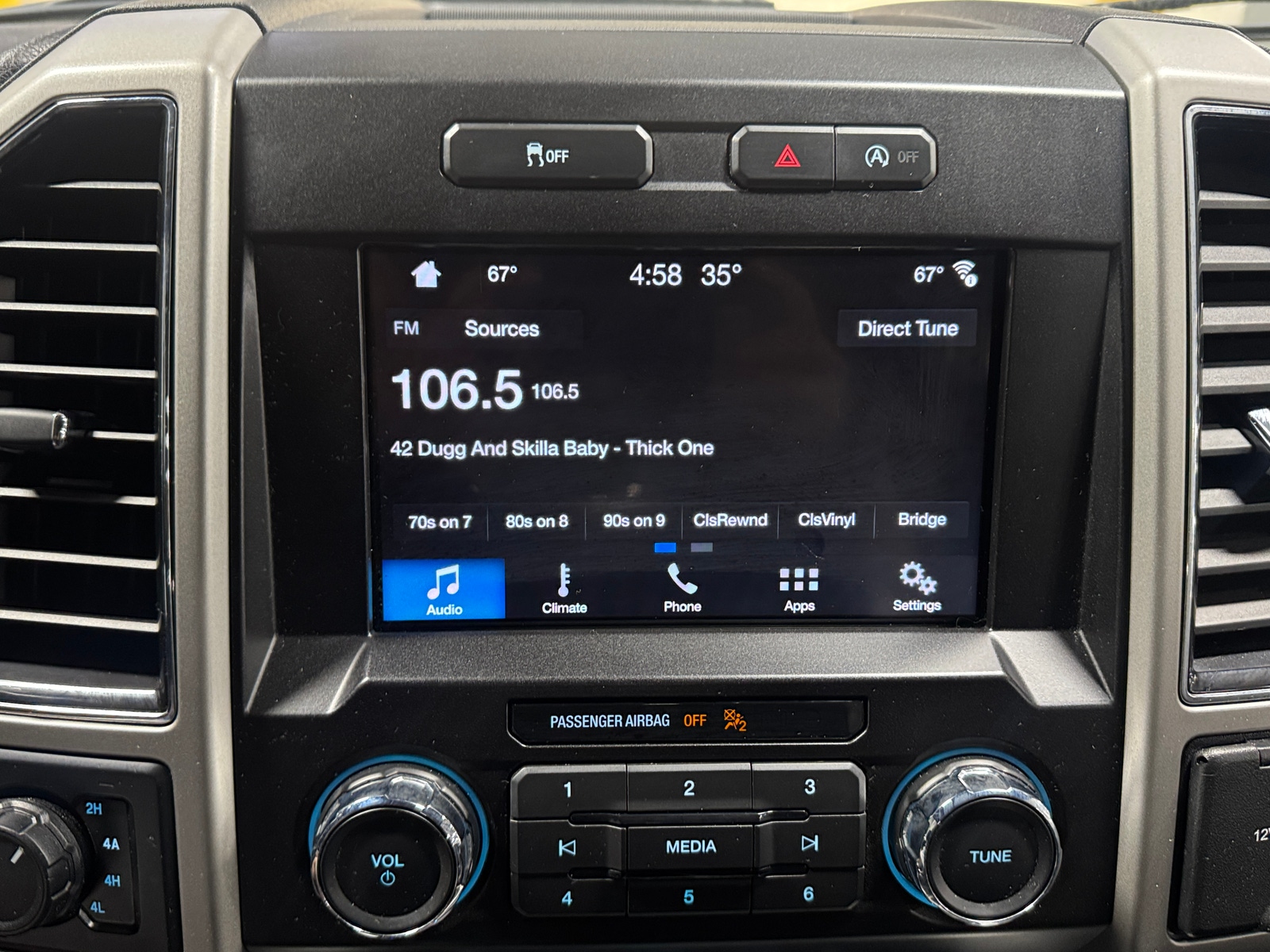 Thumbnail: 2019 Ford Econoline - 3