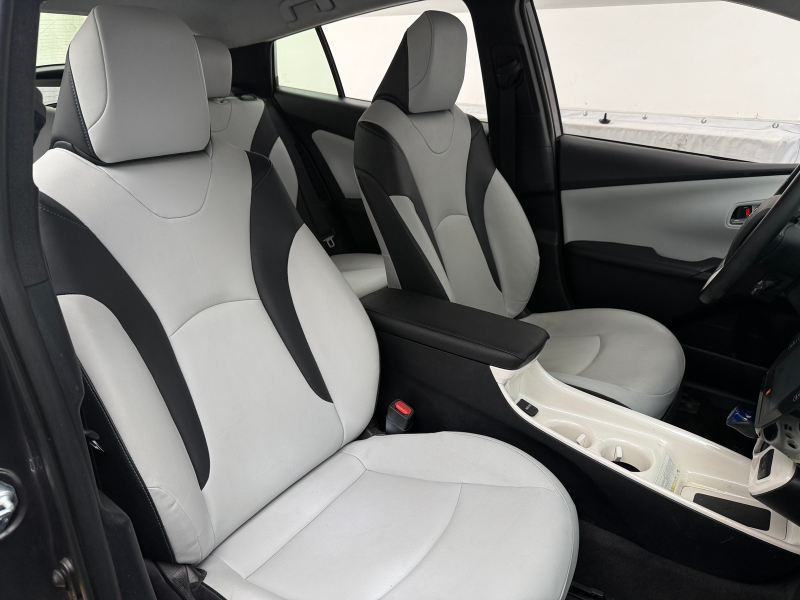 Thumbnail: 2017 Toyota Prius Prime - 2