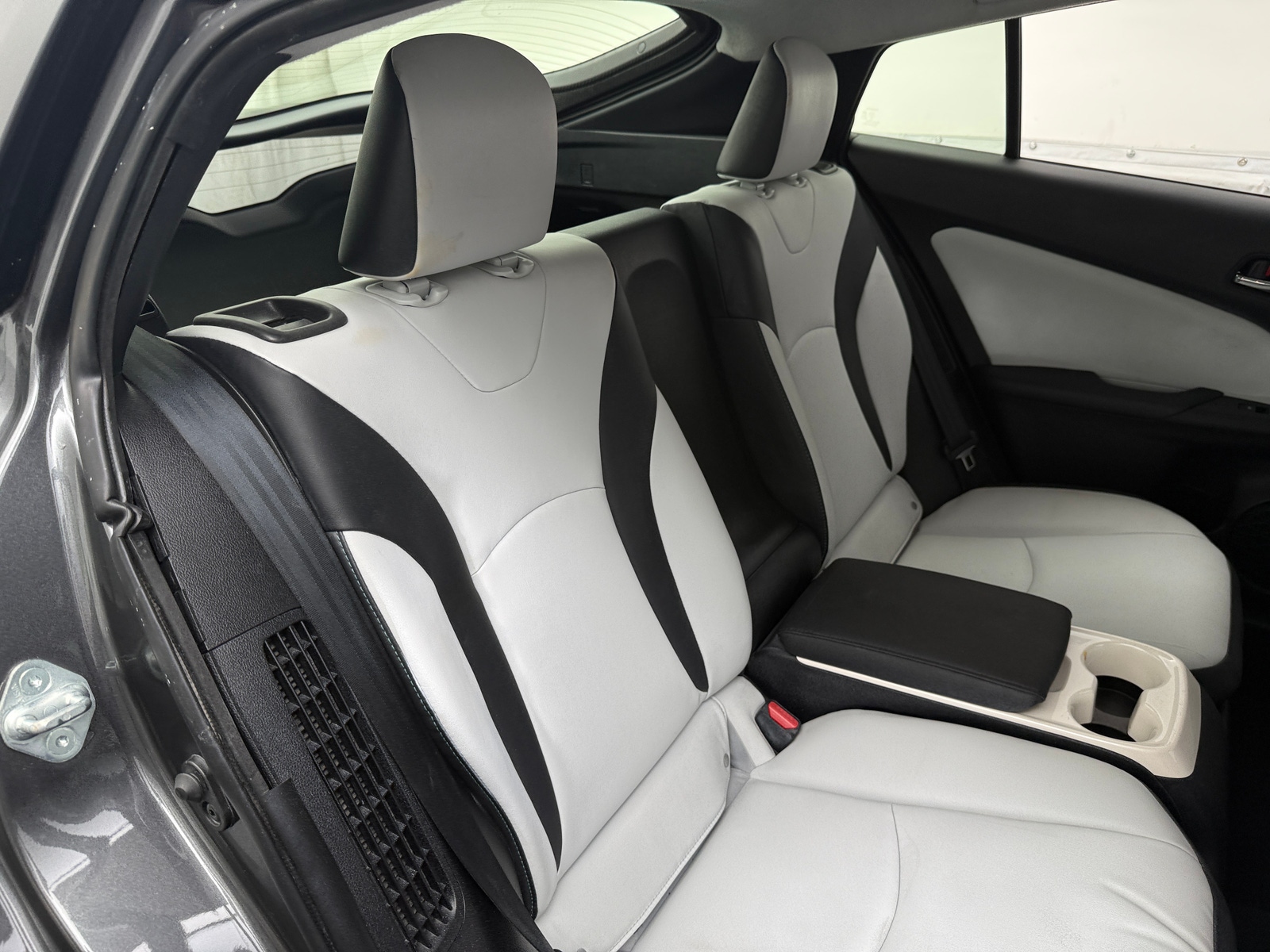 Thumbnail: 2017 Toyota Prius Prime - 6