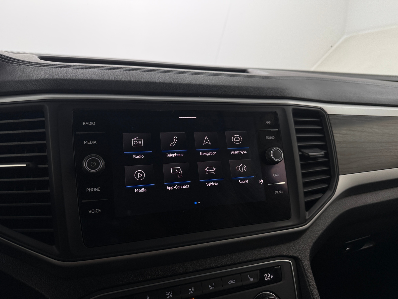 Thumbnail: 2021 Volkswagen Atlas - 3