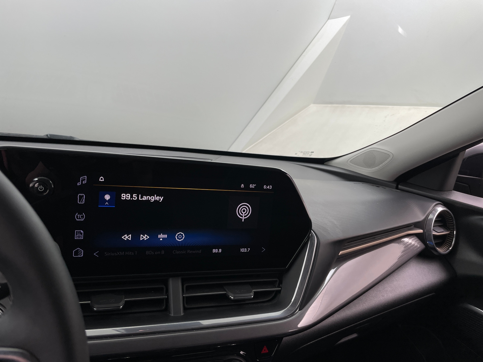 Thumbnail: 2024 Chevrolet Trax - 3