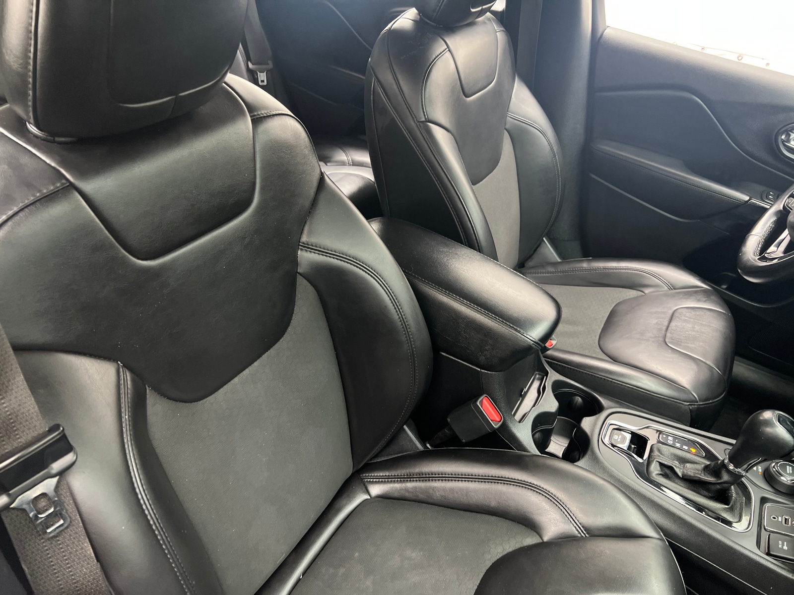 Thumbnail: 2020 Jeep Cherokee - 2