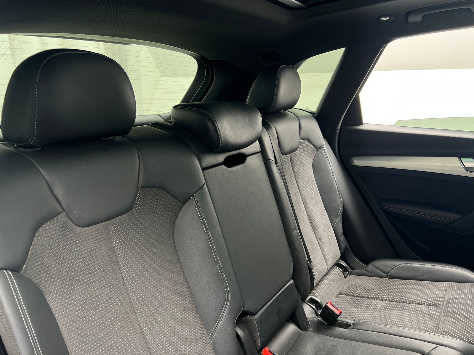 Thumbnail: 2020 Audi SQ5 - 5