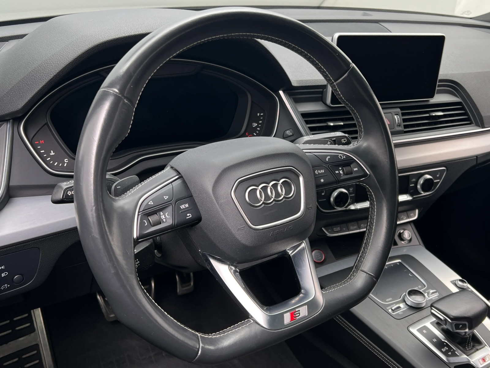 Thumbnail: 2020 Audi SQ5 - 4