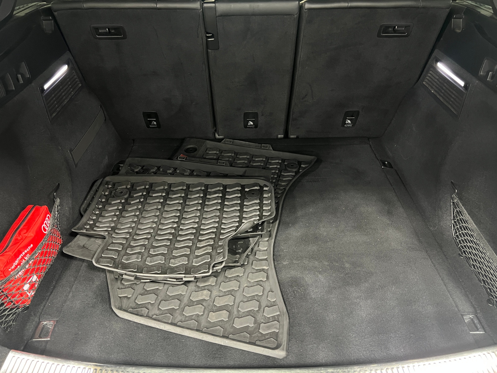 Thumbnail: 2020 Audi SQ5 - 6