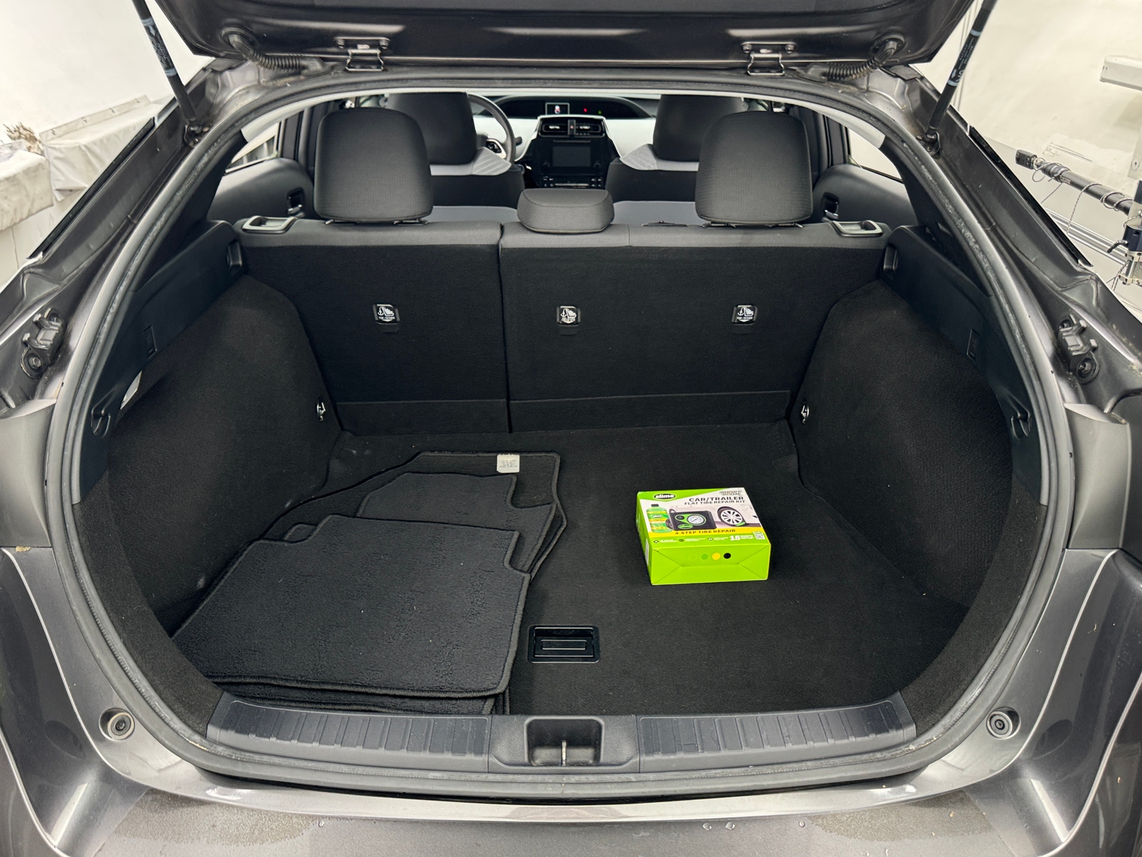 Thumbnail: 2017 Toyota Prius - 7