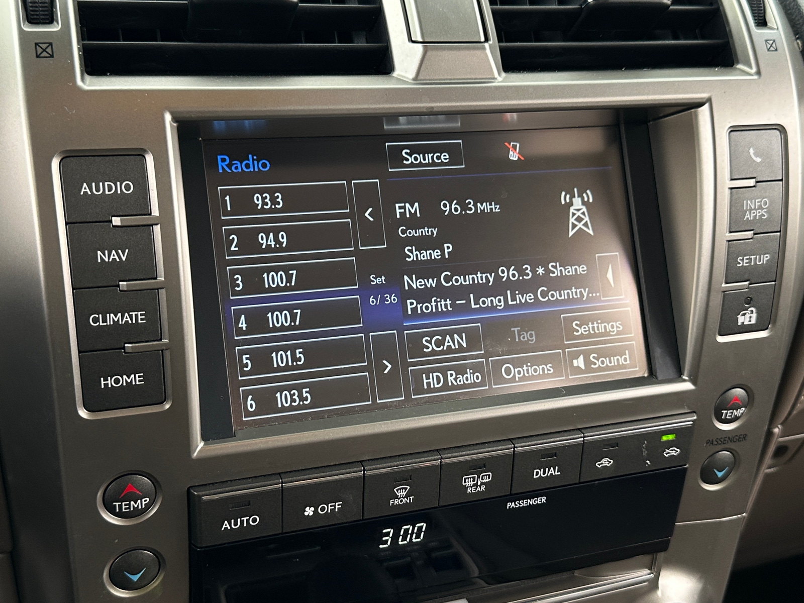 Thumbnail: 2017 Lexus GX - 3