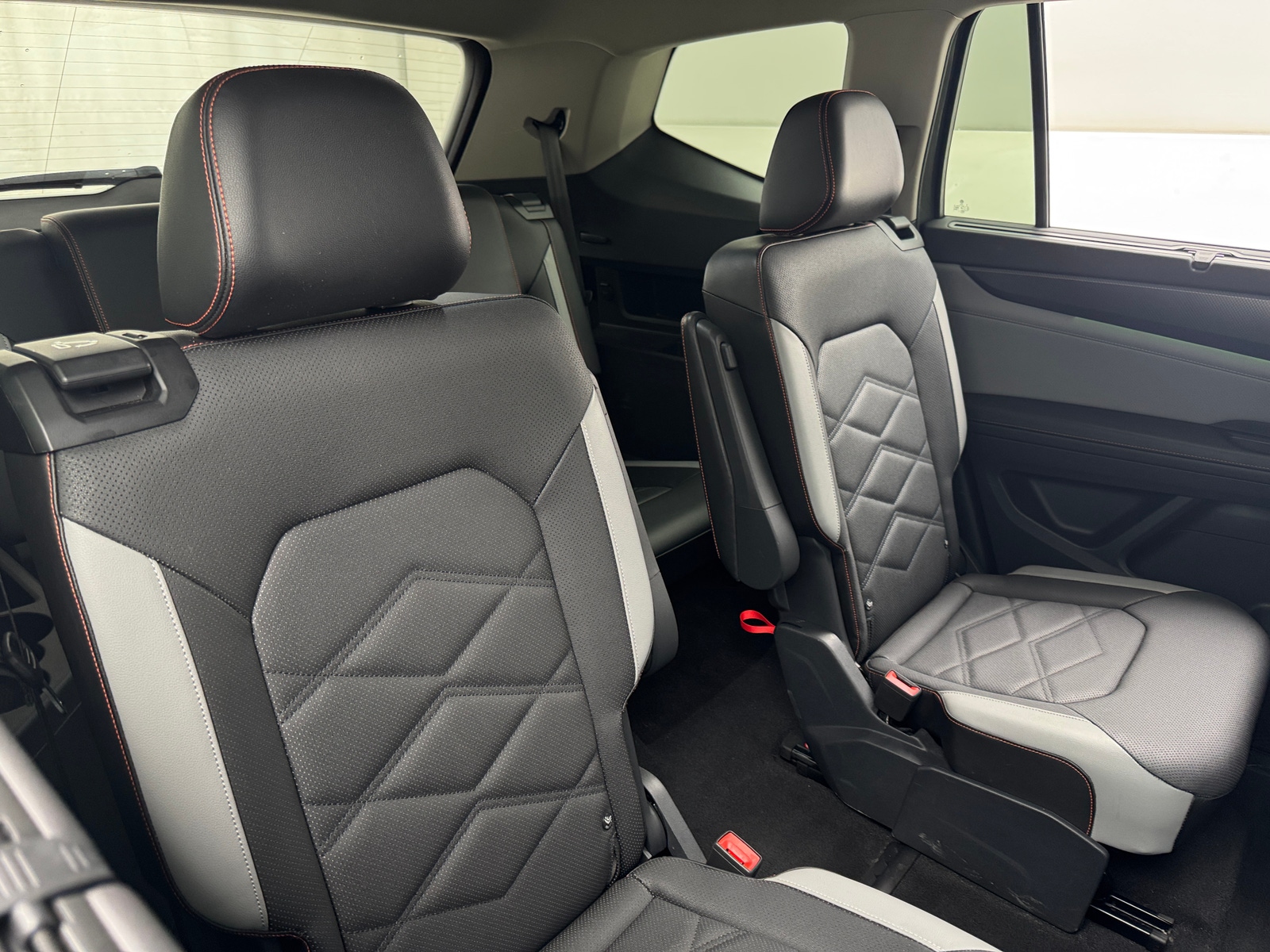 Thumbnail: 2024 Volkswagen Atlas - 5