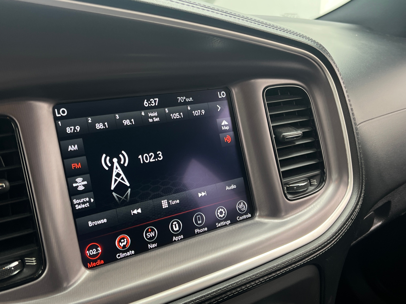 Thumbnail: 2020 Dodge Charger - 3