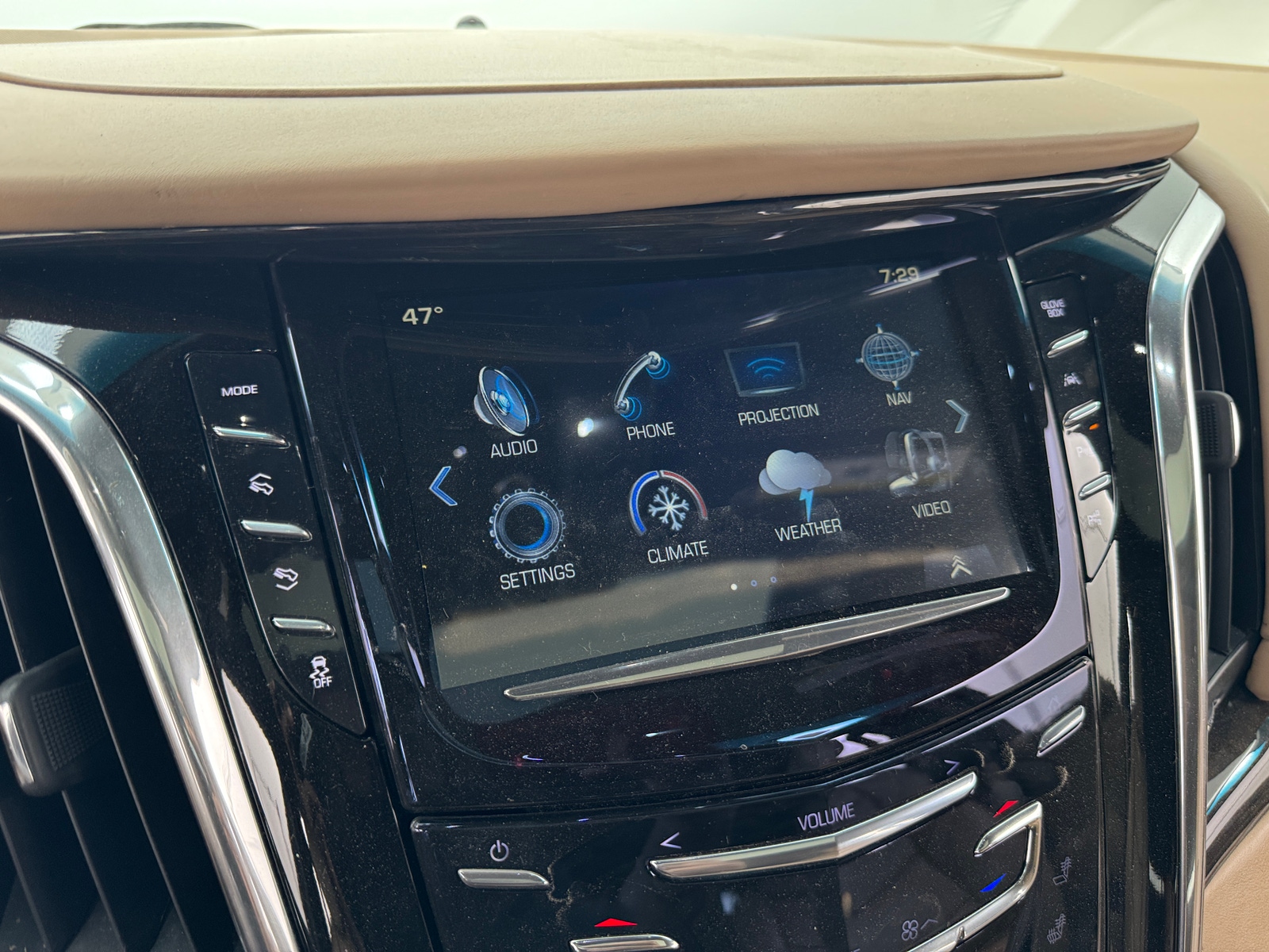 Thumbnail: 2018 Cadillac Escalade - 3