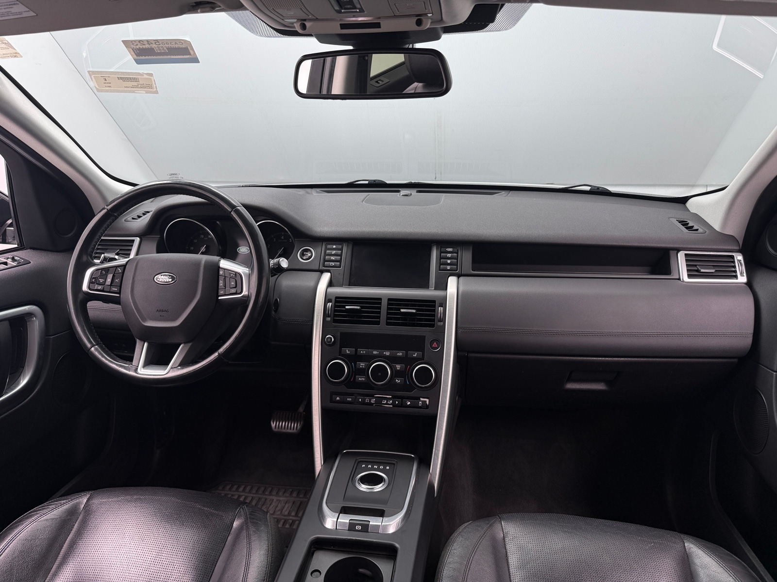 Thumbnail: 2017 Land Rover Discovery Sport - 2